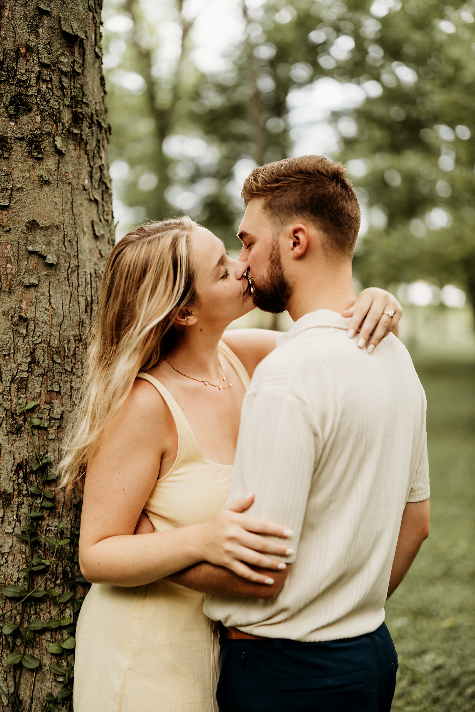 9369-Caleb-Maddie-Engagement-Indianapolis-8x10