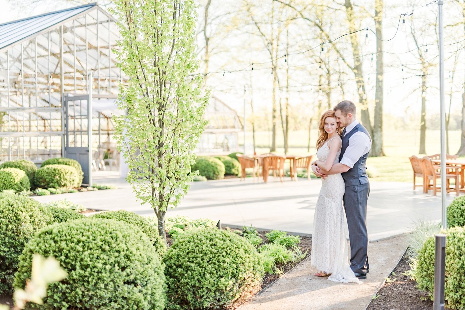wedding-portraits-at-jorgensen-farms-oak-grove-new-venue-in-new-albany-ohio_0357