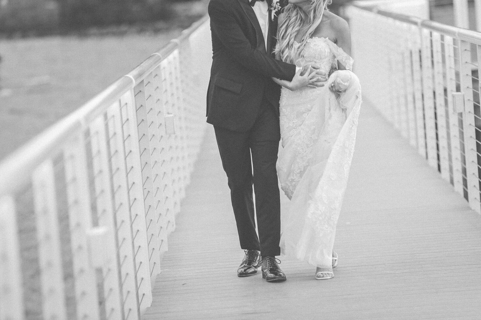 florida-pier-bride-groom