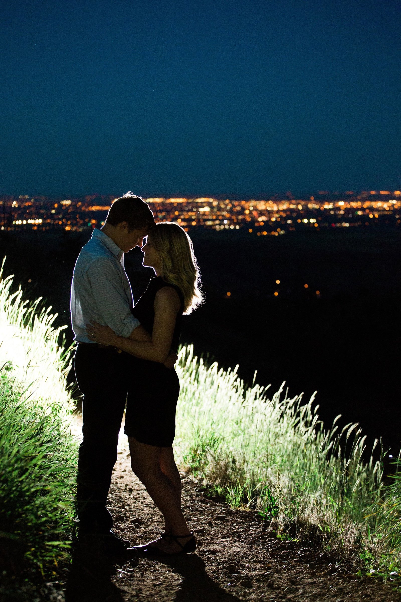 Engagements -Denver Lookout Mountain Engagement Session Golden Colorado Wedding Photographer Overlook City Lights Nature Outdoors Valley Light Couple (2)