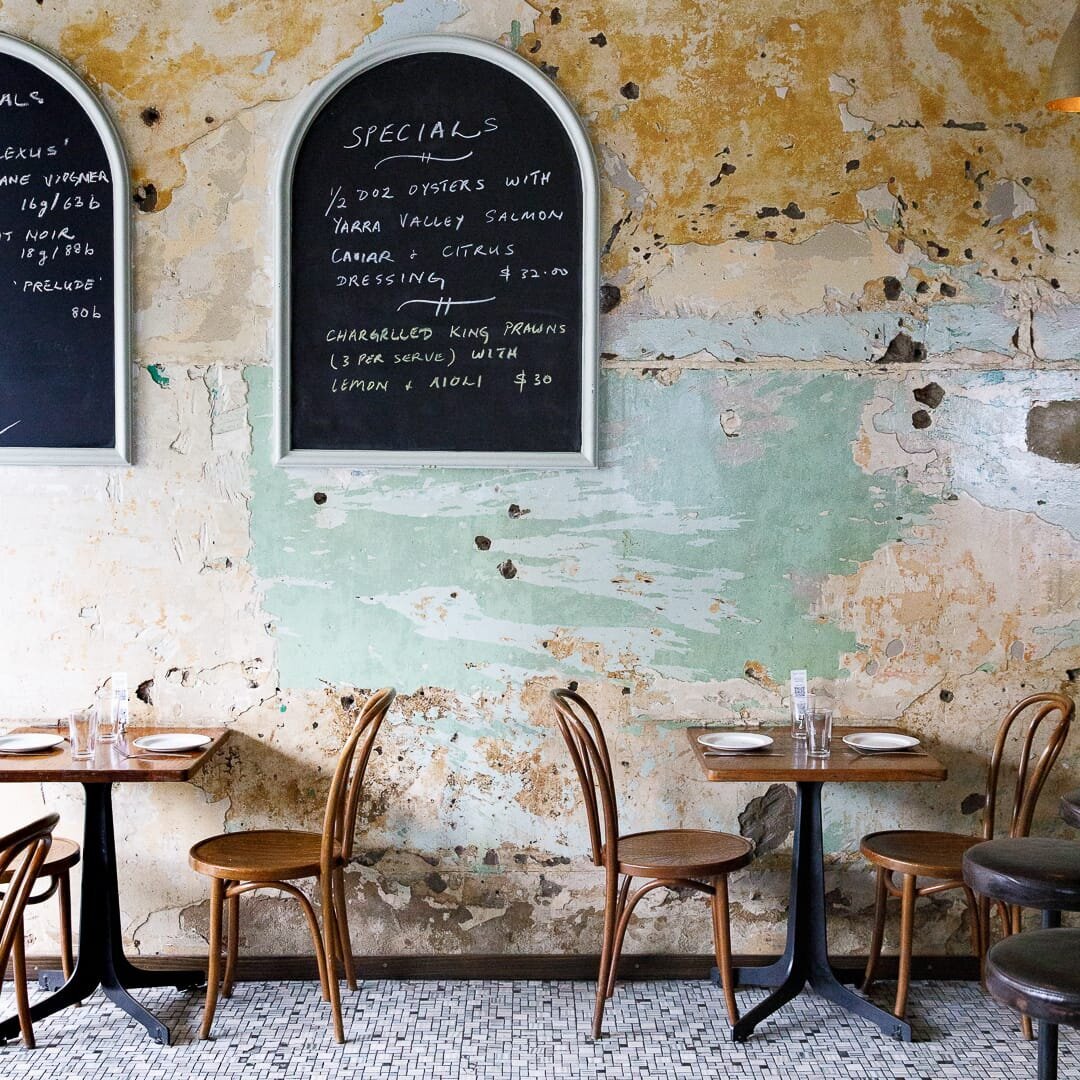 chairs_old_wall