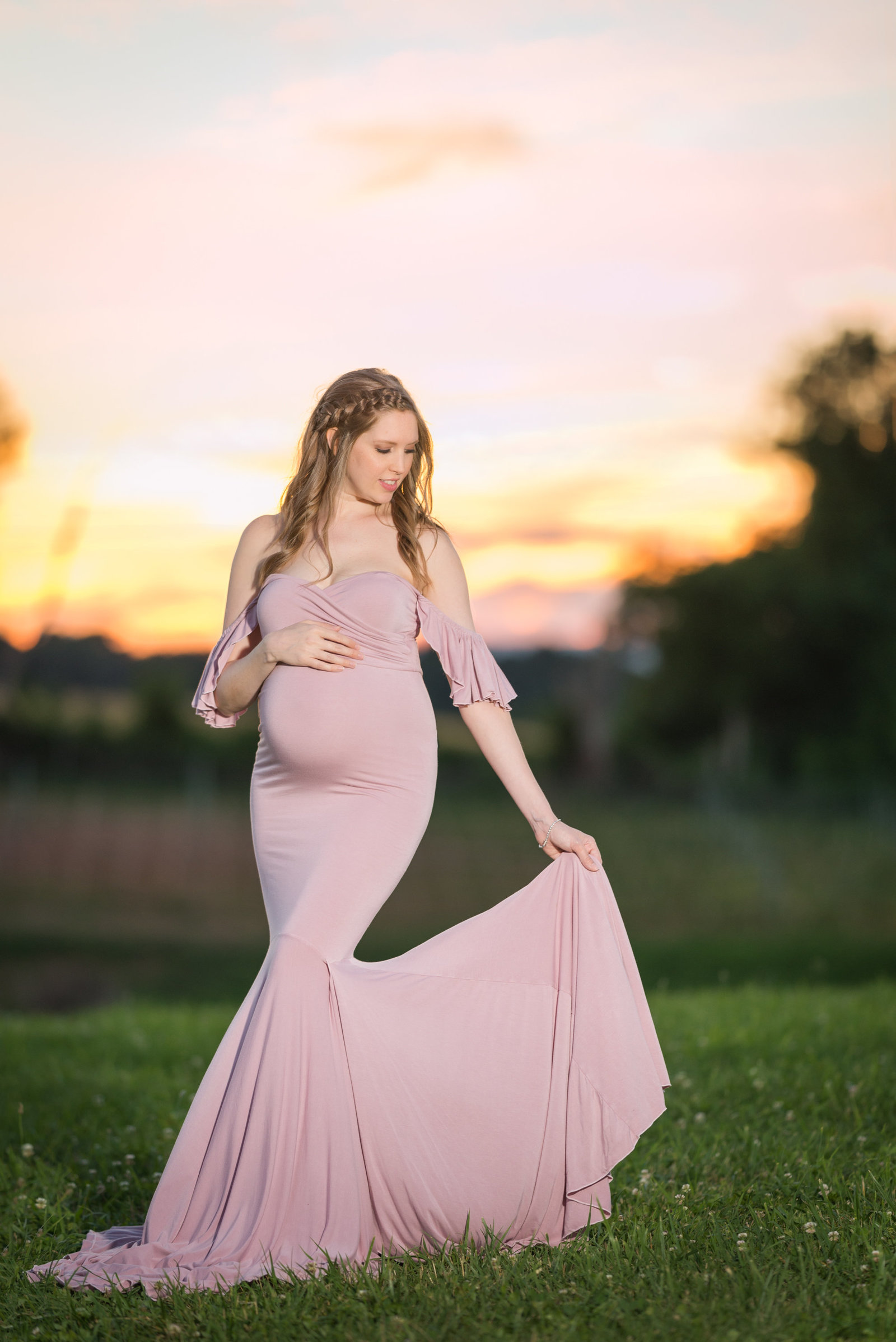 frederick - maryland - maternity - photographer - mary - sarah - photography - sew - trendy - maternity - gowns  (3 of 5)