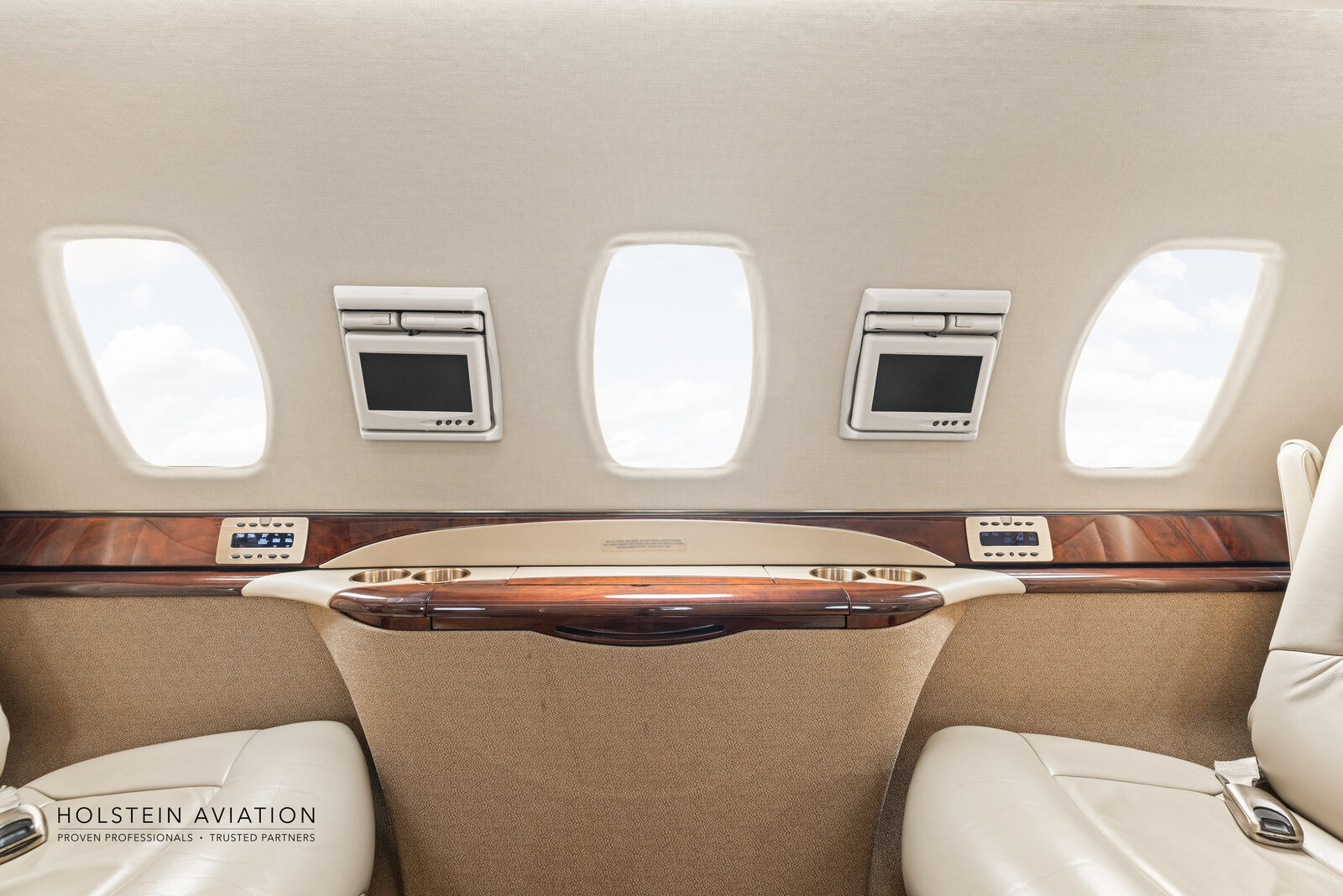 Citation Sovereign SN170 Watermarked-14