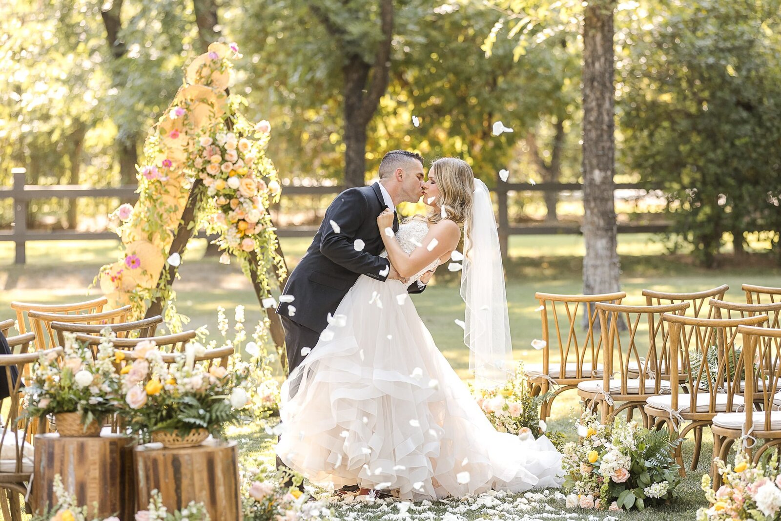 Phoenix-Wedding-Photographer-and-Videographer-Venue-at-the-Grove-VATG-1142