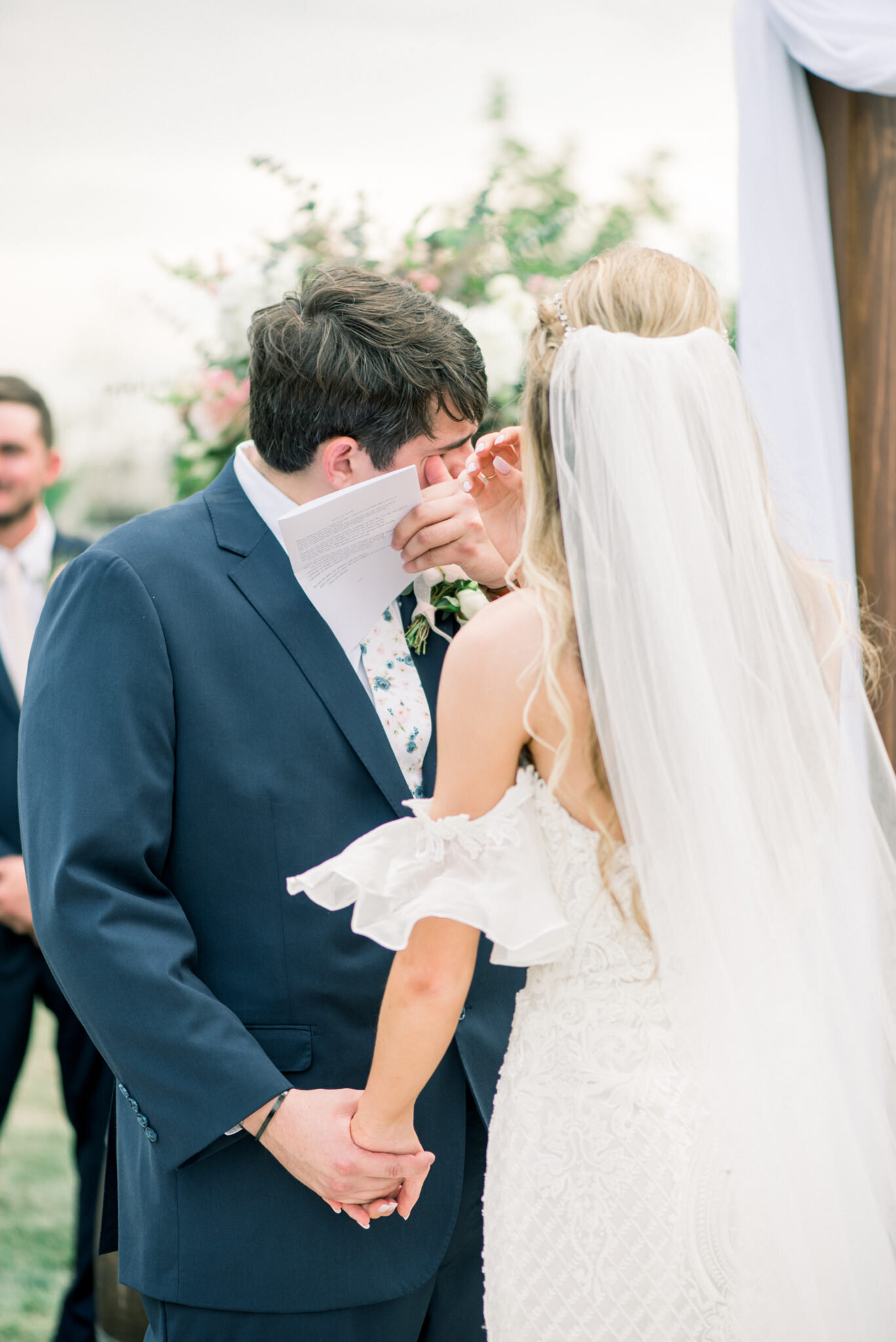 wedding-pictures-at-ashton-hill-farm-cedar-rapids-iowa-gigi-boucher-112-1367x2048