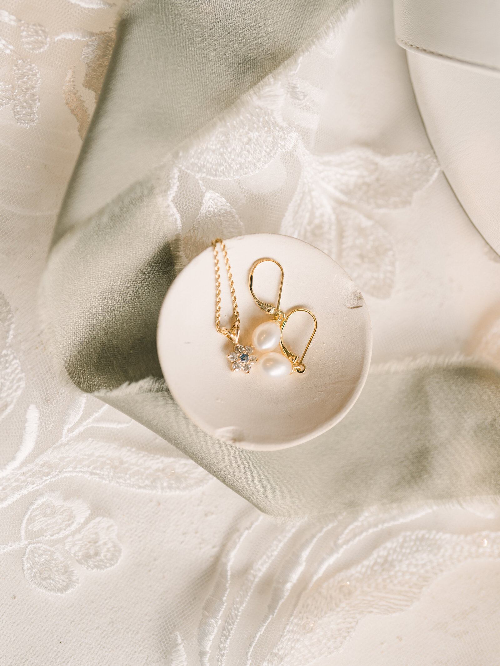 imanleeevents-paradisepointwedding-sandiegoweddingplannerGettingReady(5)