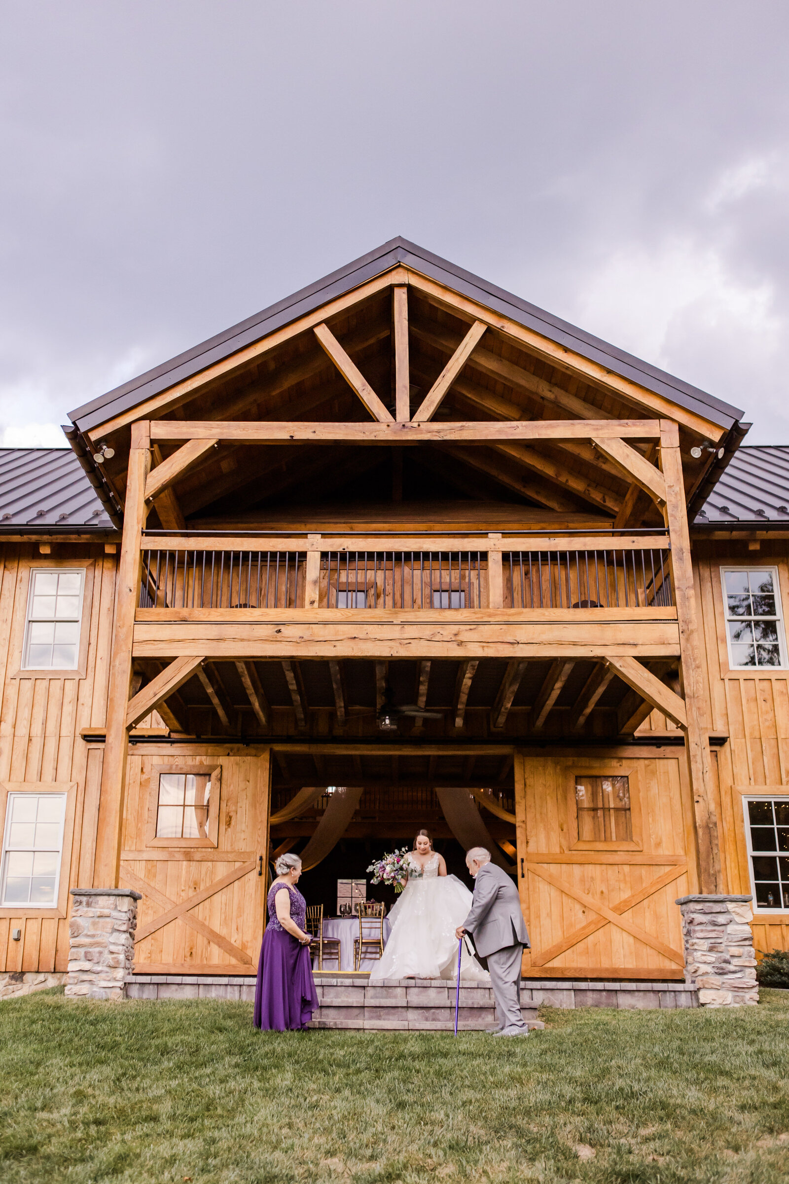 Oak_Barn_At_Loyalty_Leesburg_VA_Wedding_Photographer_Weltz343