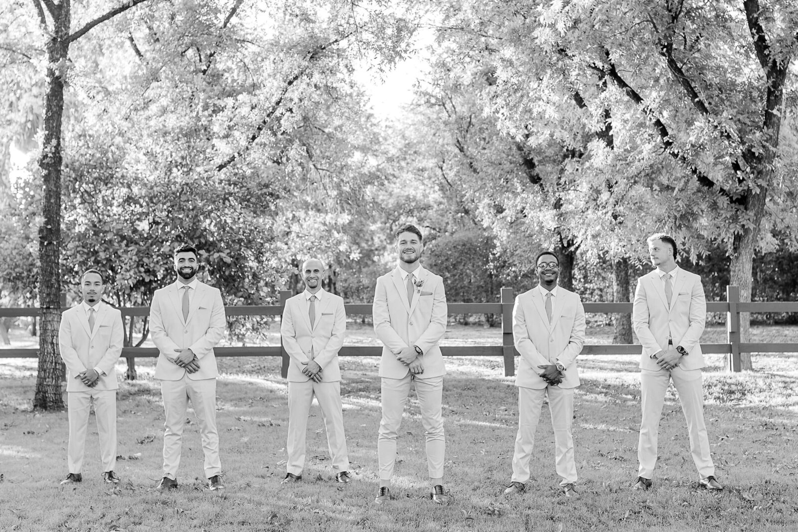 Phoenix-Wedding-Photographer-and-Videographer-Venue-at-the-Grove-ClaWed-1314