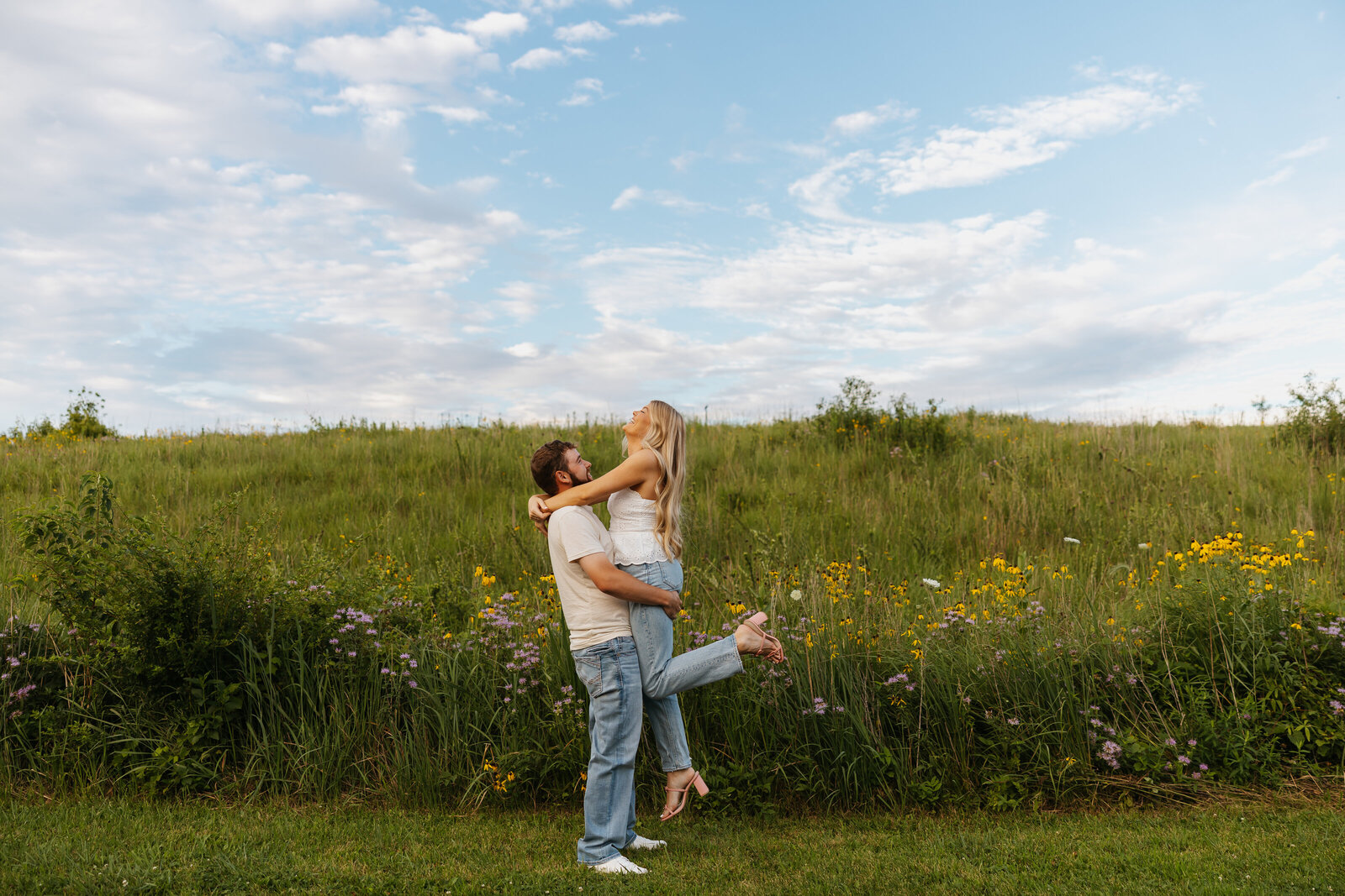 Alex-McCrary-Photography-Kelsie-Reece-Engagement-Iowa-State-Campus-Ames-13