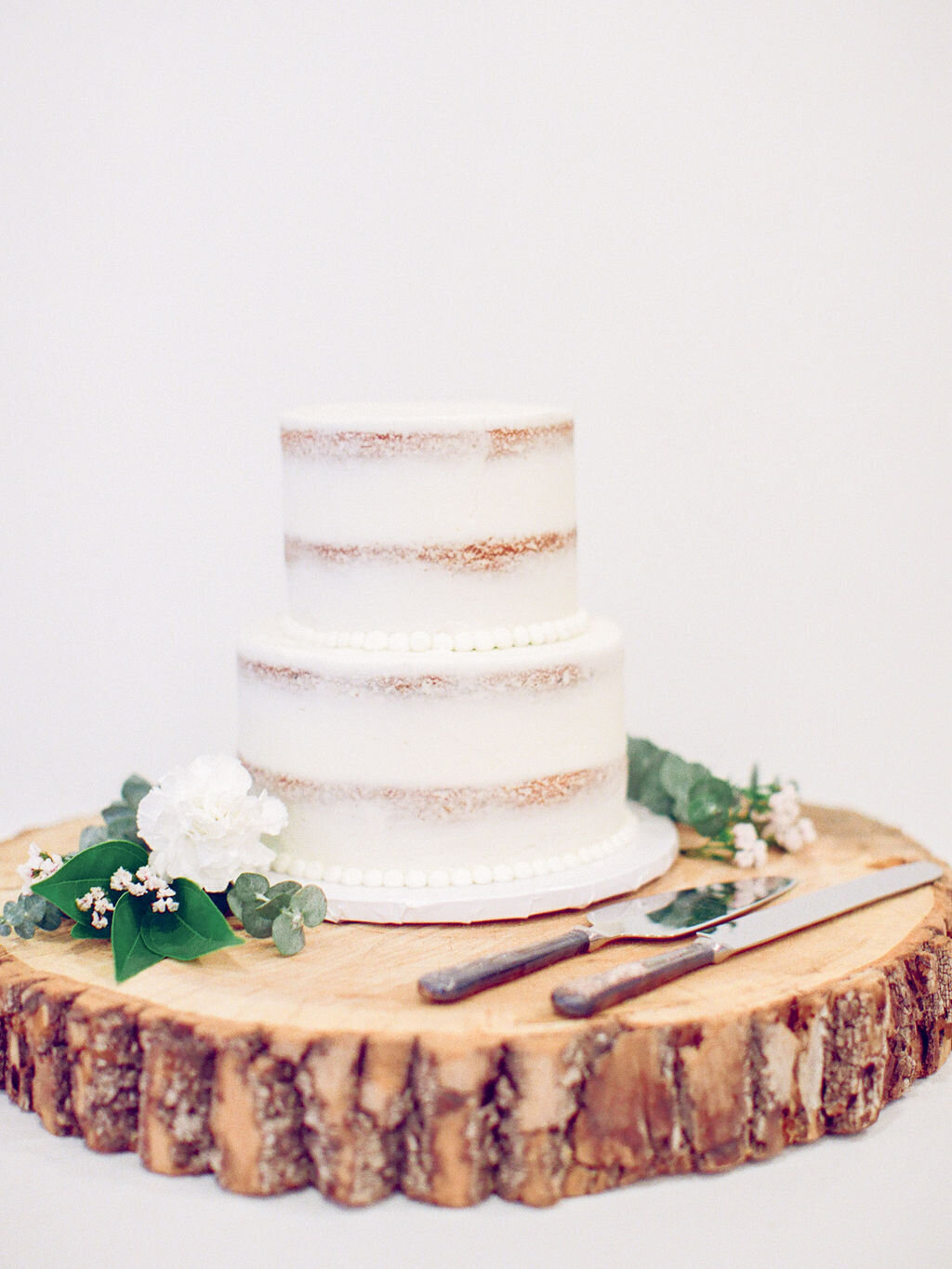 simple-wedding-cake-naked-wedding-cake-rustic