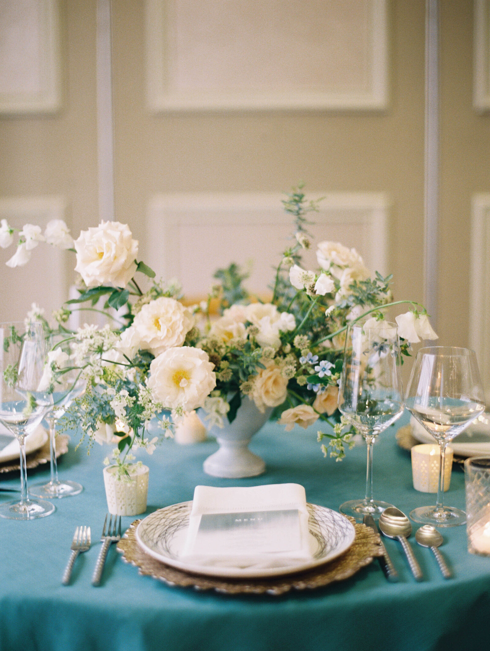 max-owens-design-at-home-floral-arrangements-34-dinner-party