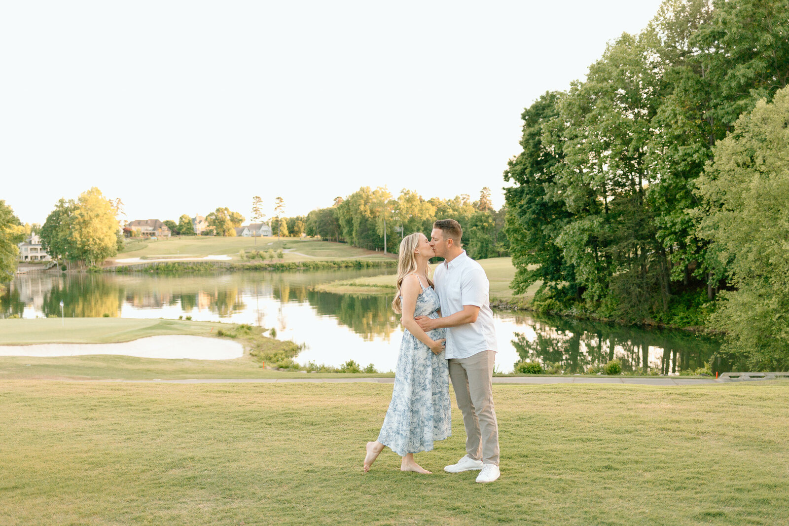 charlotte-golf-club-maternity-session-lake-norman (13)