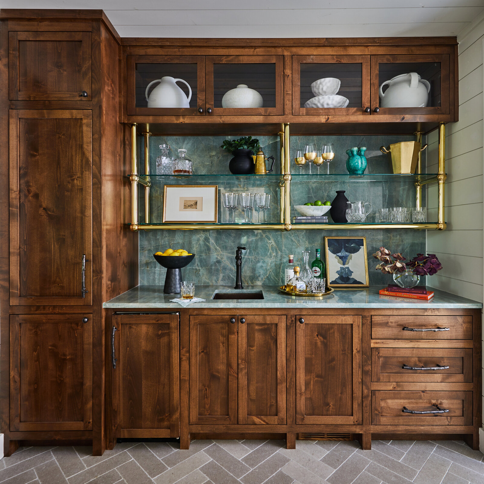 curated studio10592F