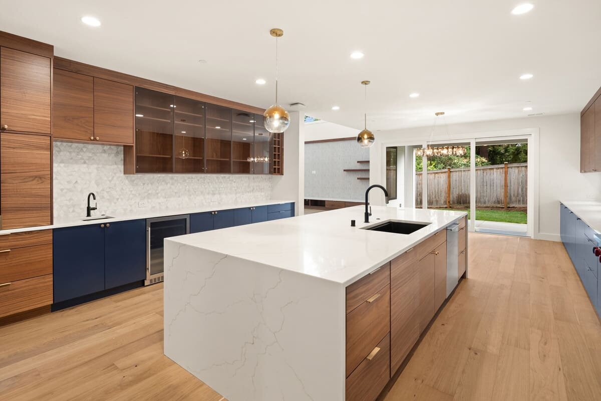 Livingston-Custom-Homes-West-Kelowna-Spec-Build-Kitchen-Living