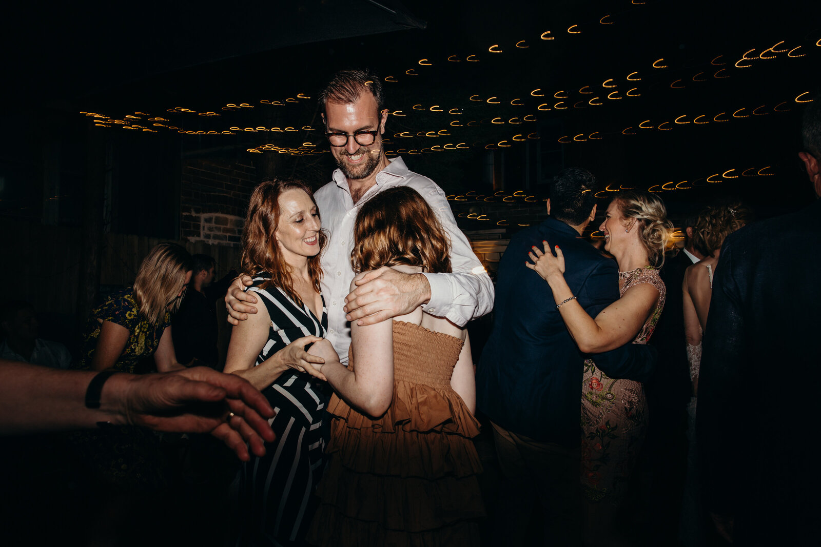 0194_Cafe_Montmartre_Candid_Wedding_Photographer