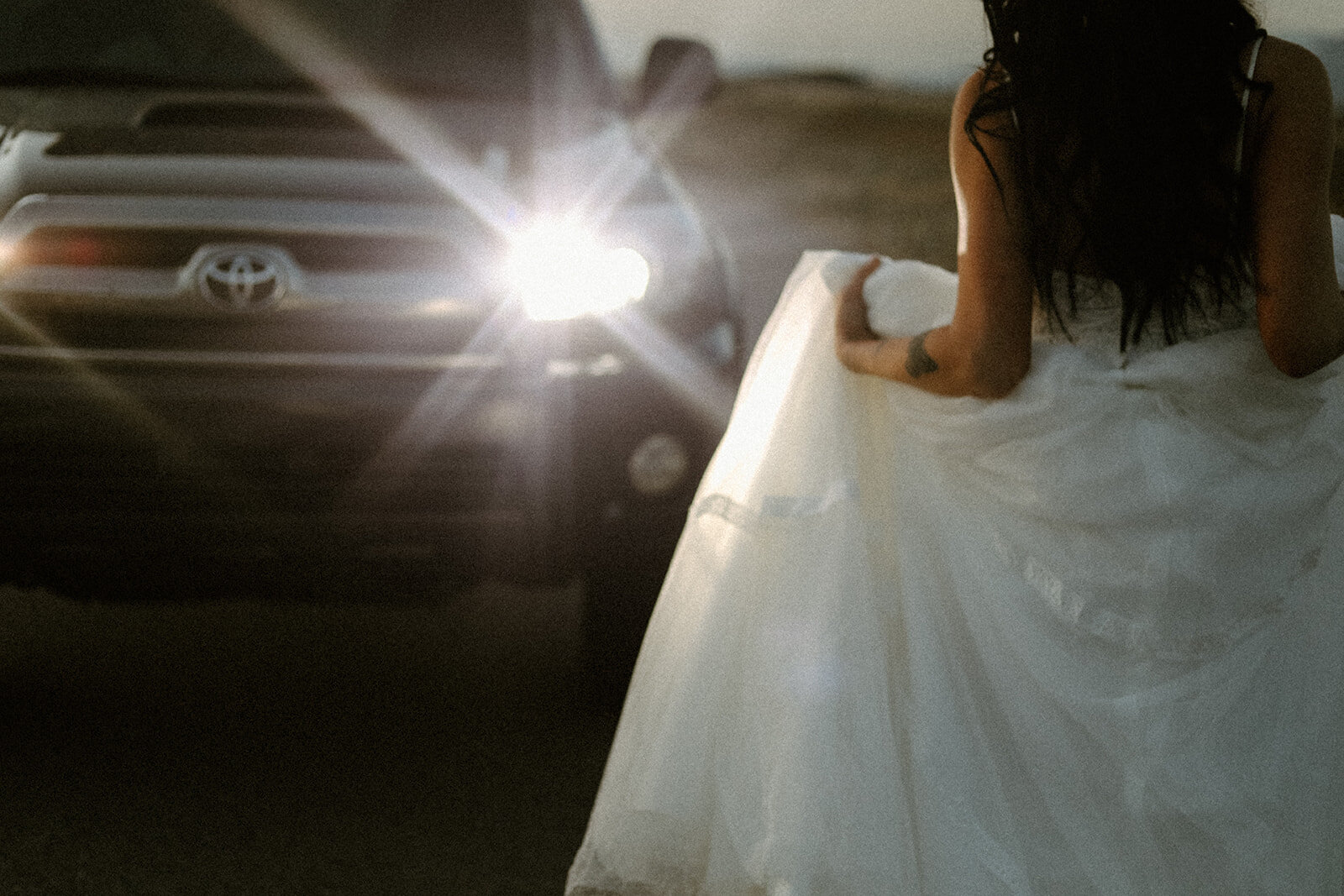 how to choose a wedding photographer