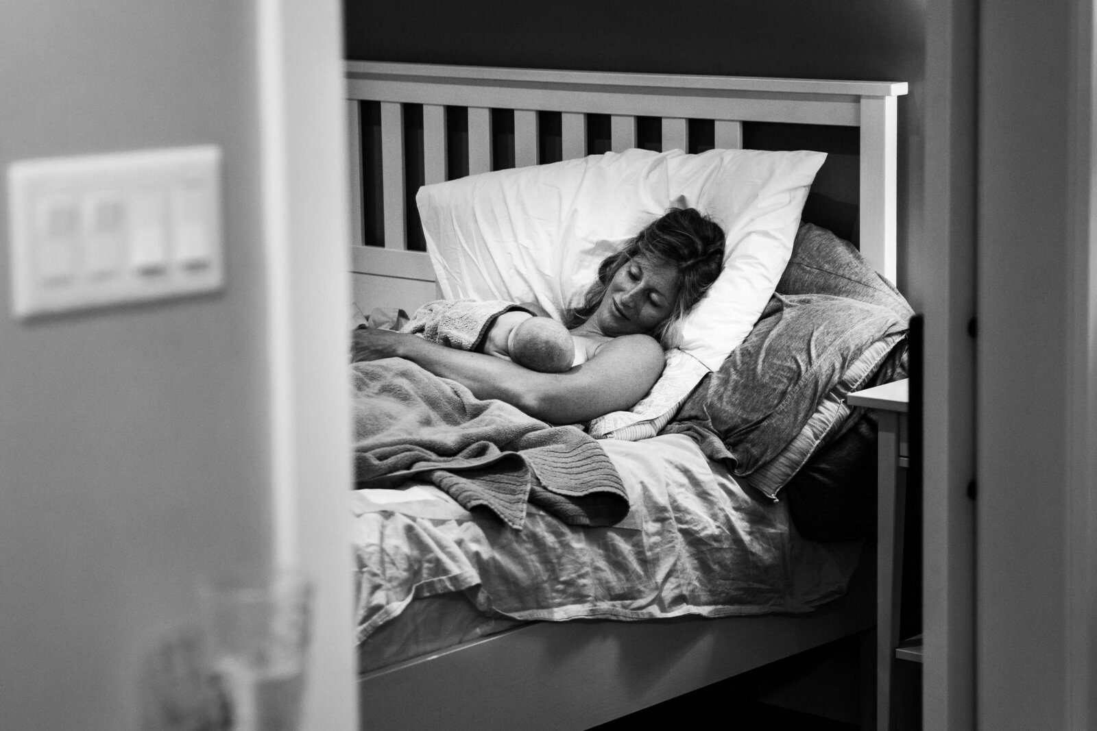 komoka-home-birth-photography-breastfeeding-moment