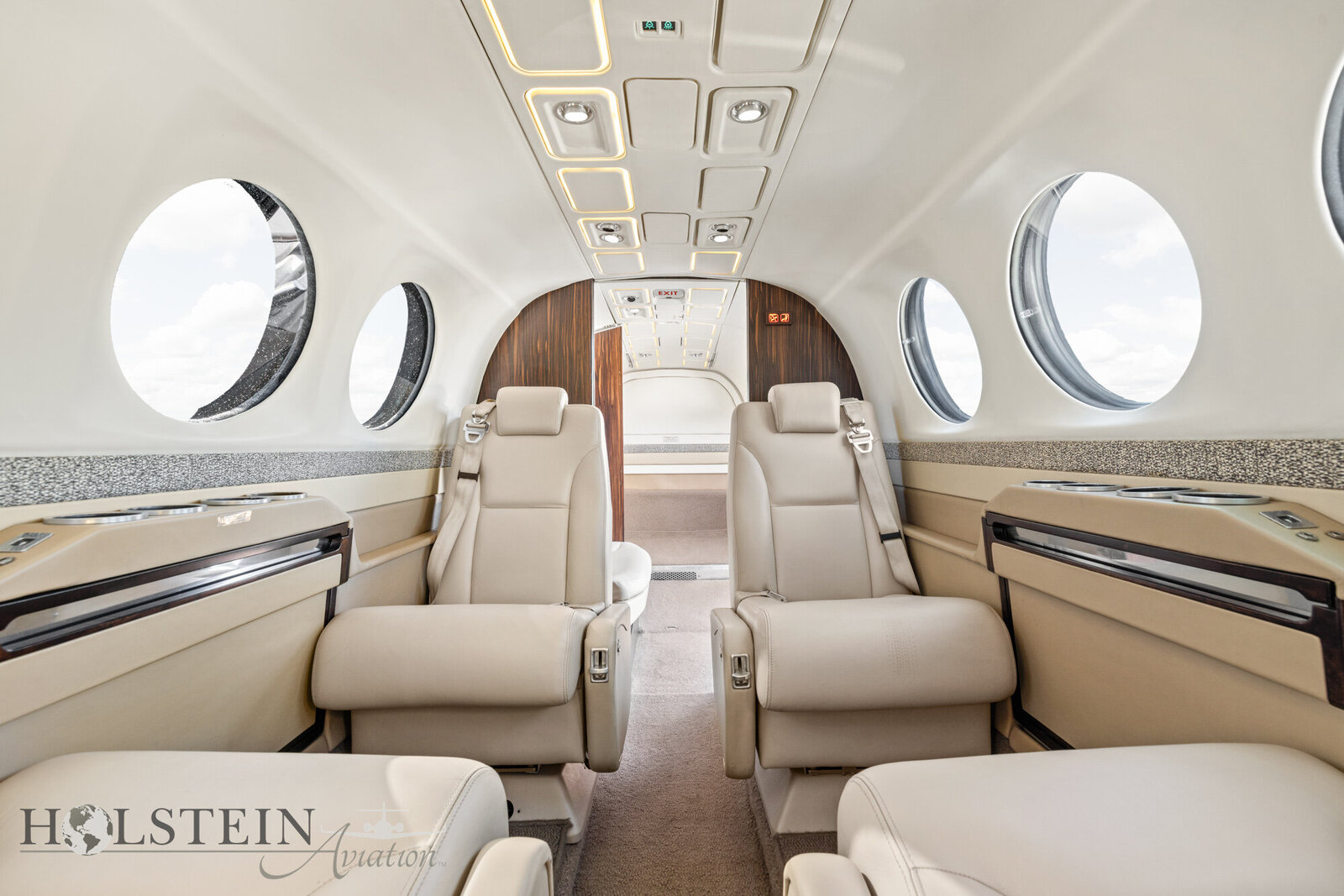 King Air 350 Watermarked-13