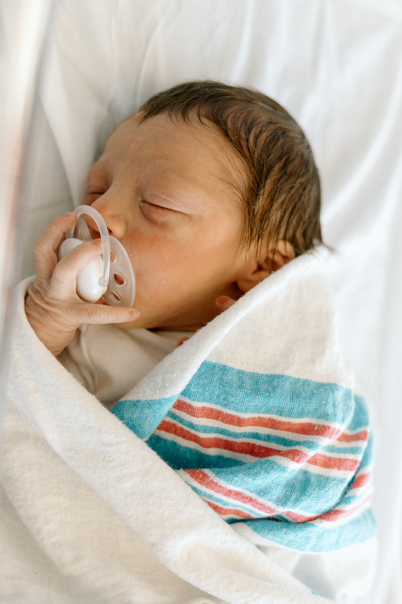 novant-matthews-ballantyne-newborn-fresh48-photography-lifestyle-family (12)