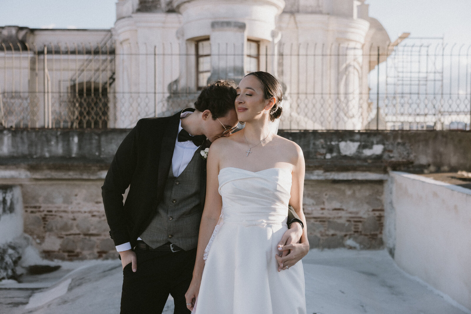 romantic-editorial-elopement-lantigua-guatemala-ruins
