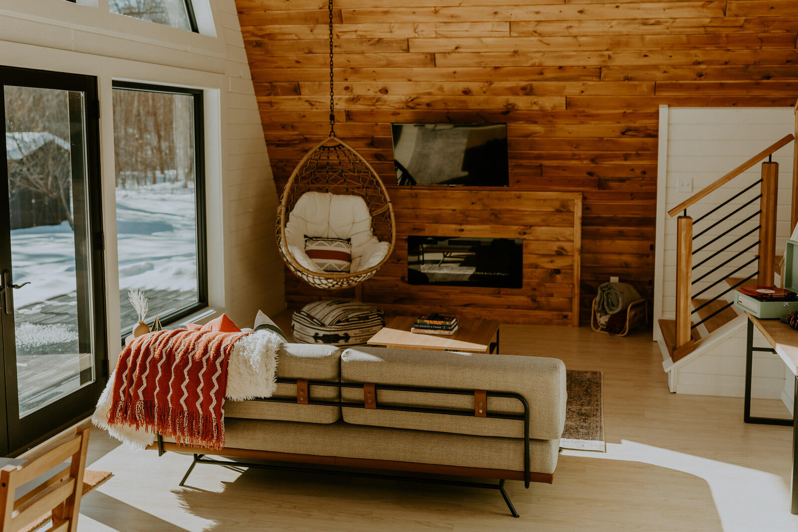 hilhaus-aframe-airbnb-winter-minnesota-00103