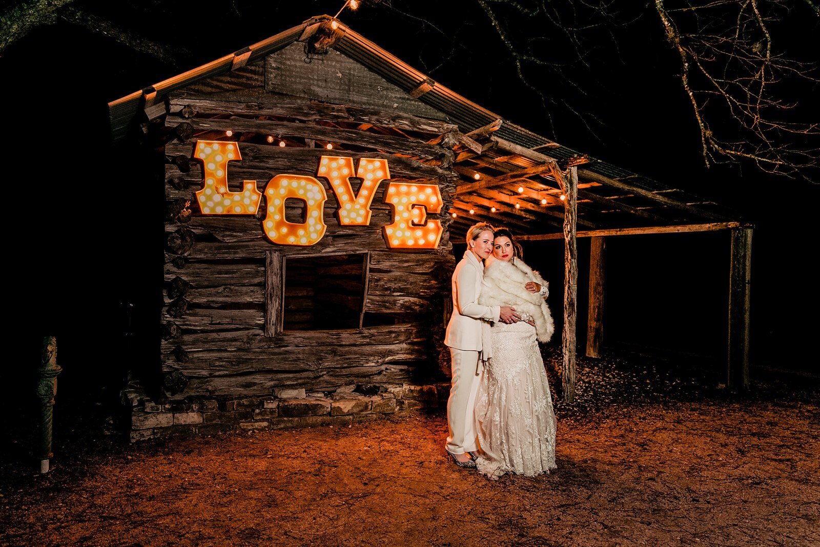wedding-couple-outside-wedding-venue-texas