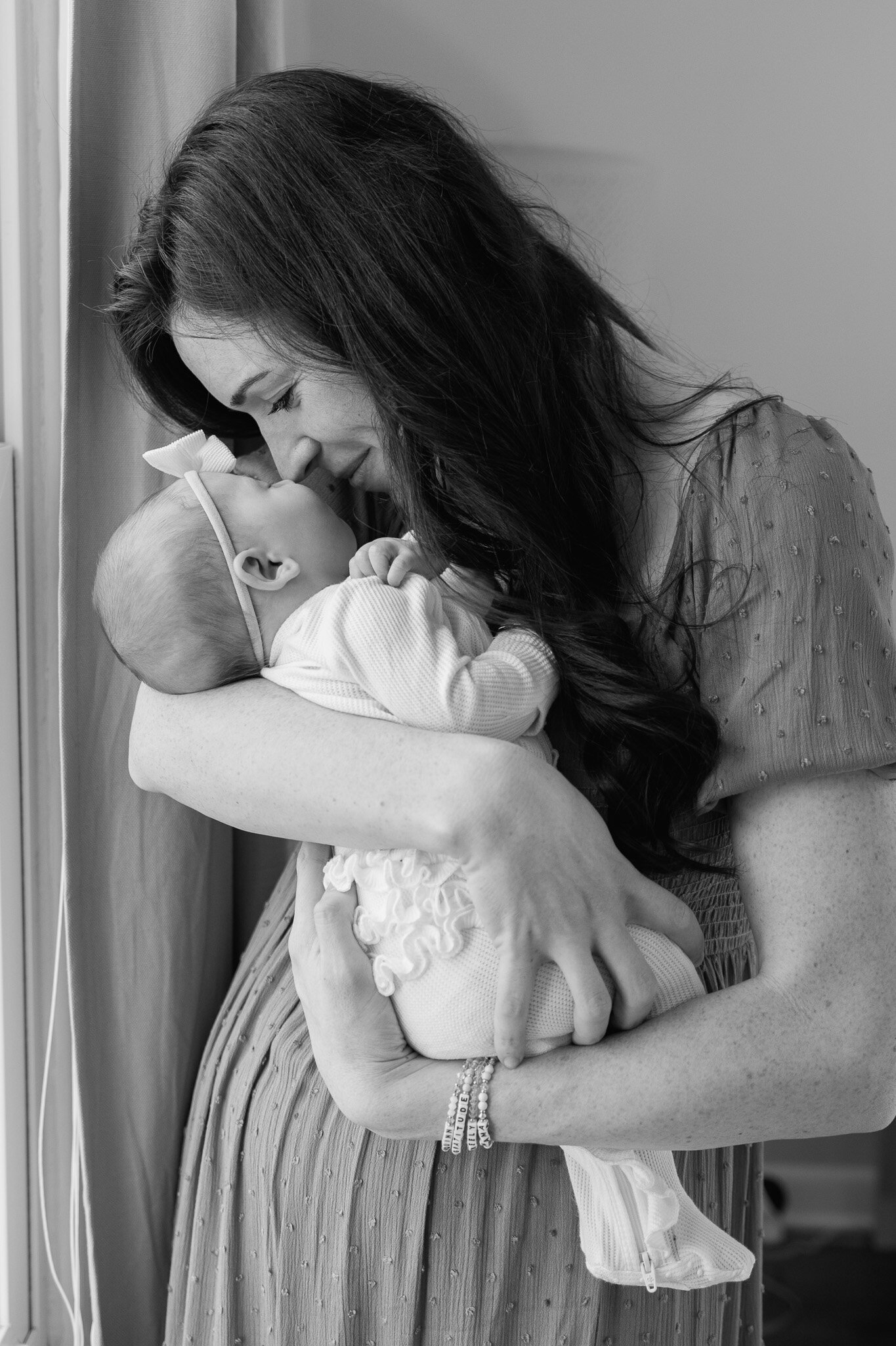 in-home-newborn-family-photography-dogs-nc-sc (12)