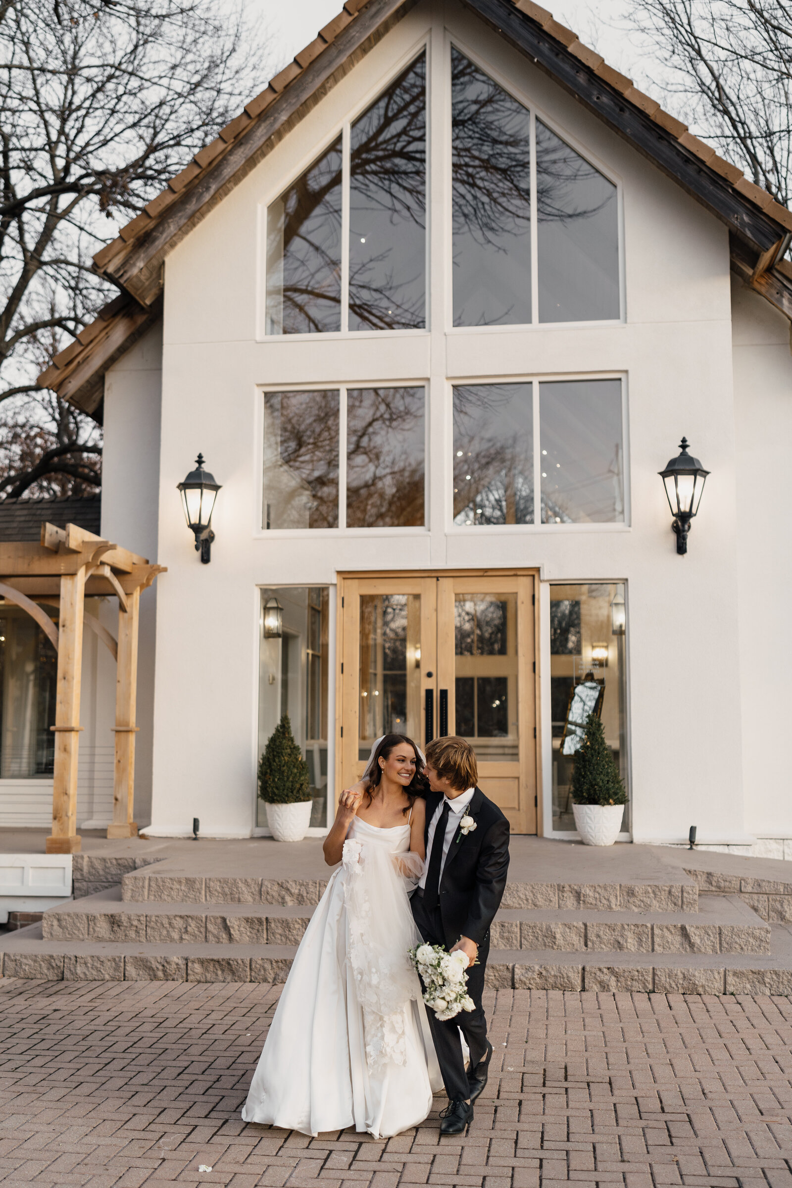 madelynpricephotos-tulsa-wedding-photographer-oklahoma-wedding-photographer-Wedding-at-The-Glass-Chapel--5