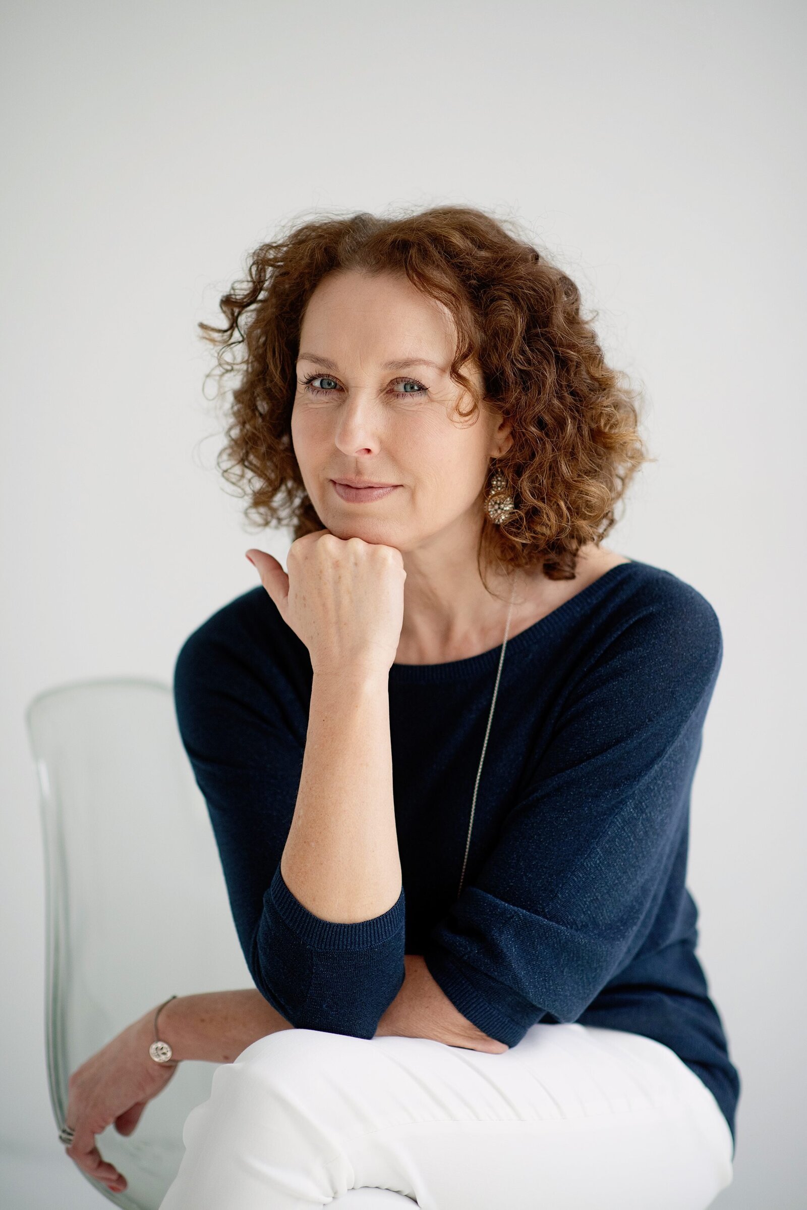 Fotografin für Personal Branding und Frauenportraits in München im Tageslichtstudio