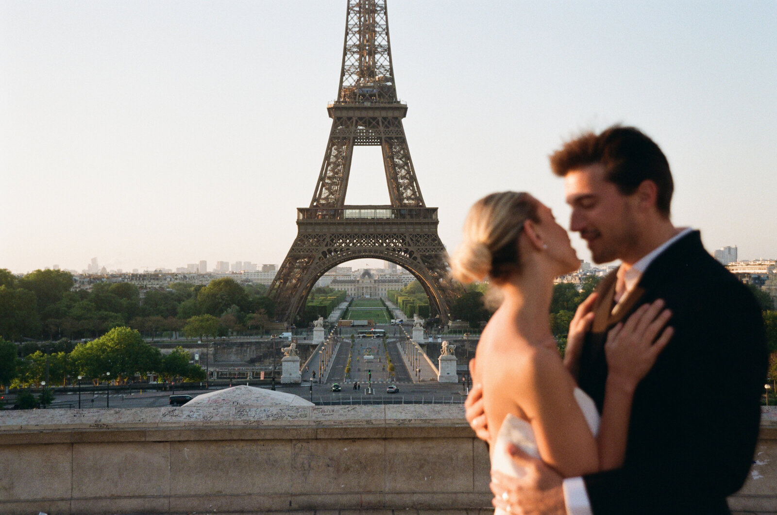 ritz carlton wedding in paris photographed by elizabeth sellers