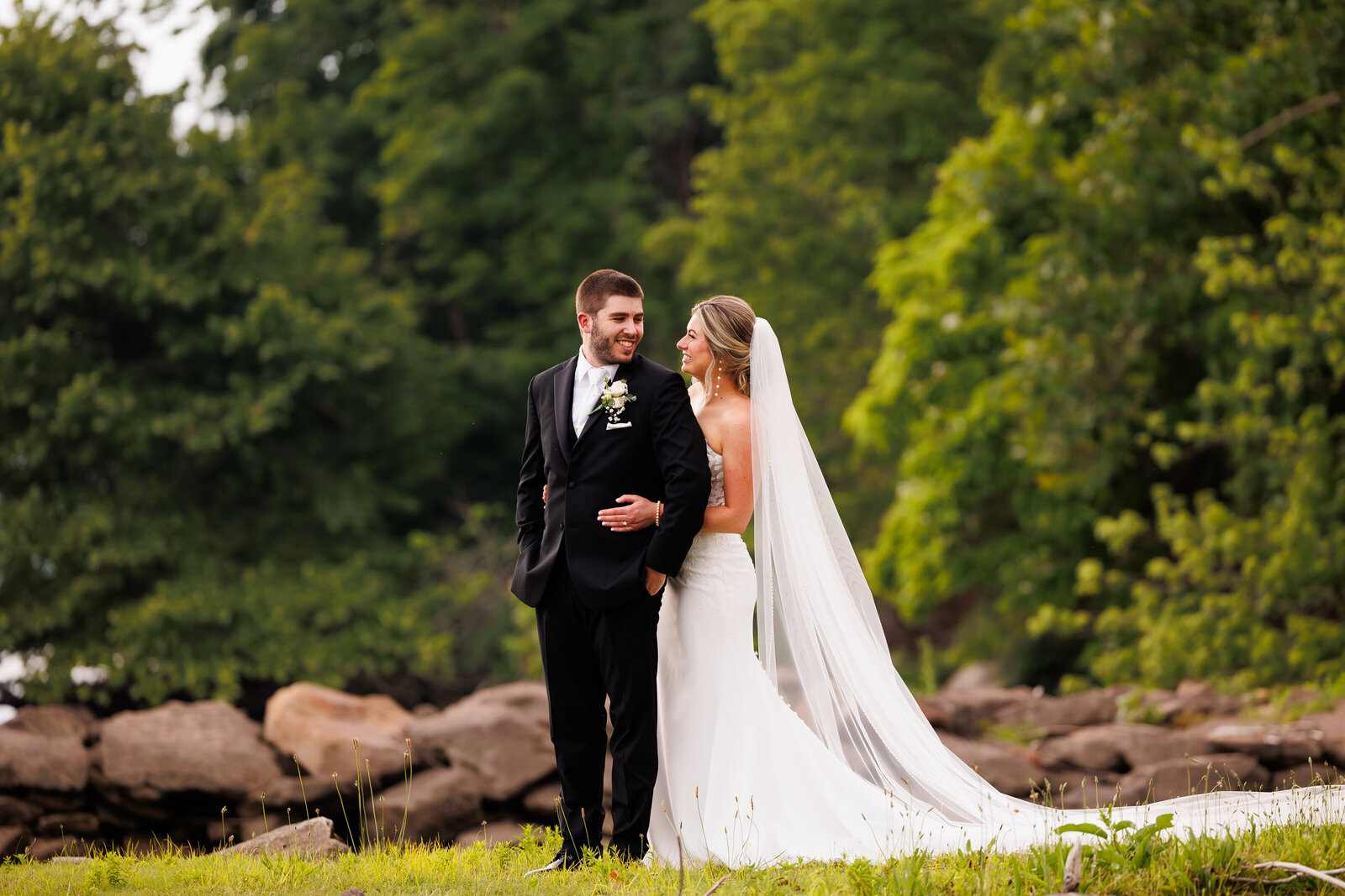 saint-clements-wedding-photos-rivers-edge