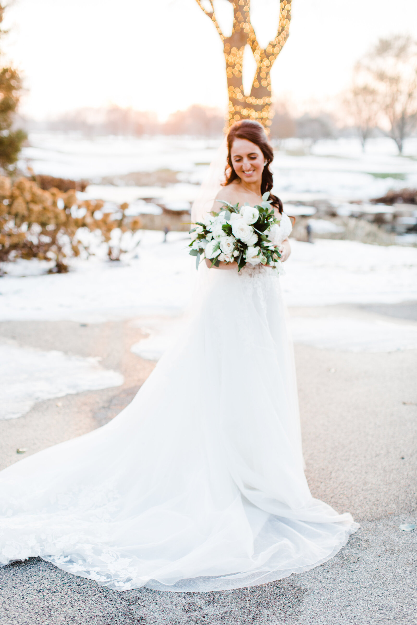 wedding portrait of the bride by chicagow edding photographer