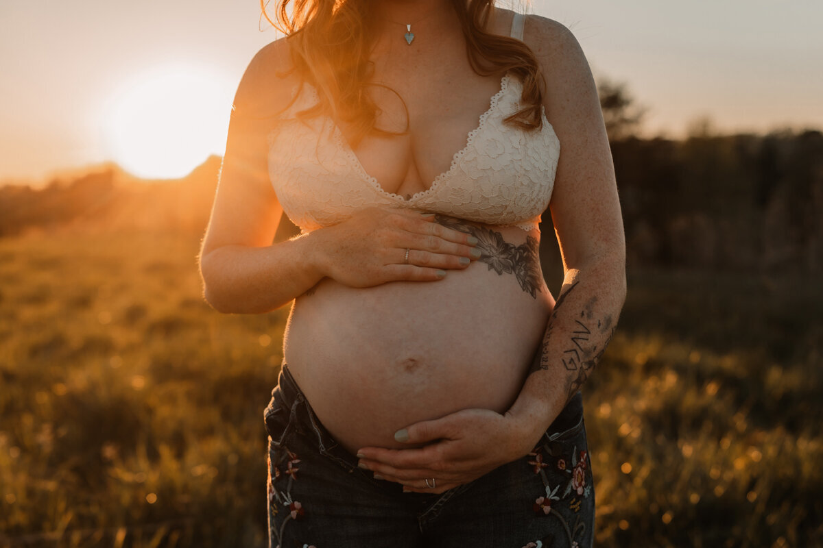 MaternityPhotographer-TaylorsvilleNC-LazeLFarmPhotography10.jpg