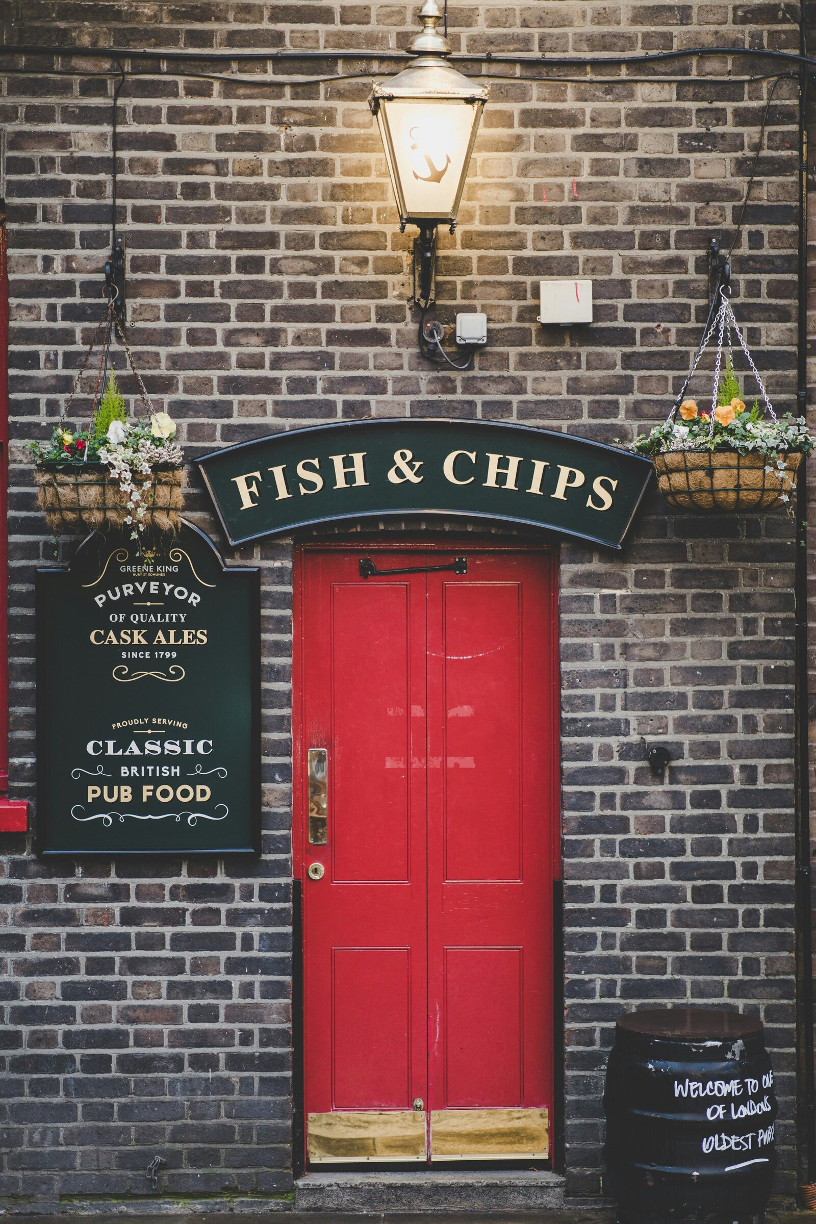 Fish & Chips at a British Pub in the United Kingdom - Kelsey Parry Travel