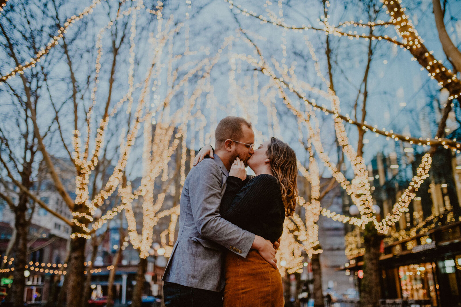 Beth-Justin-Pioneer-Square-Engagement-Chelsea-Abril-Photography-5013