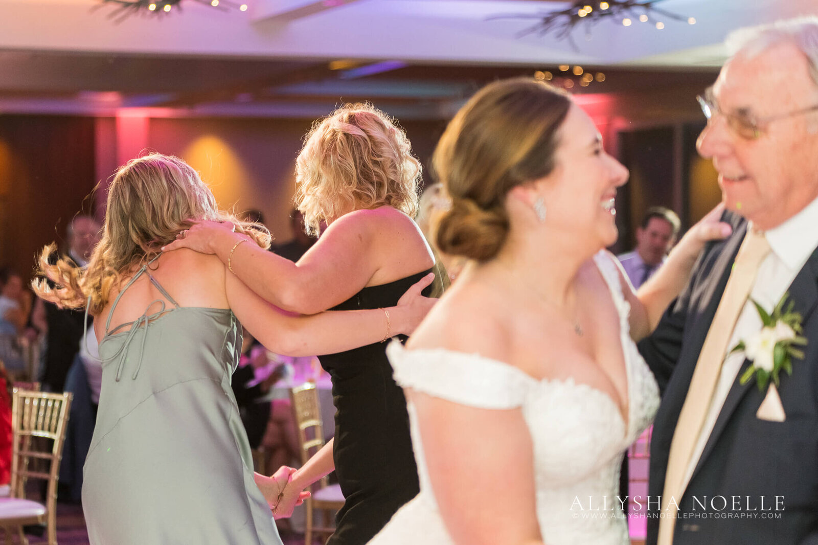 Wedding-at-River-Club-of-Mequon-911