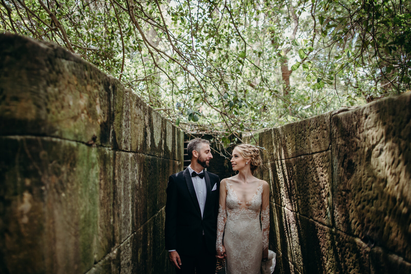 0021_Cafe_Montmartre_Candid_Wedding_Photographer