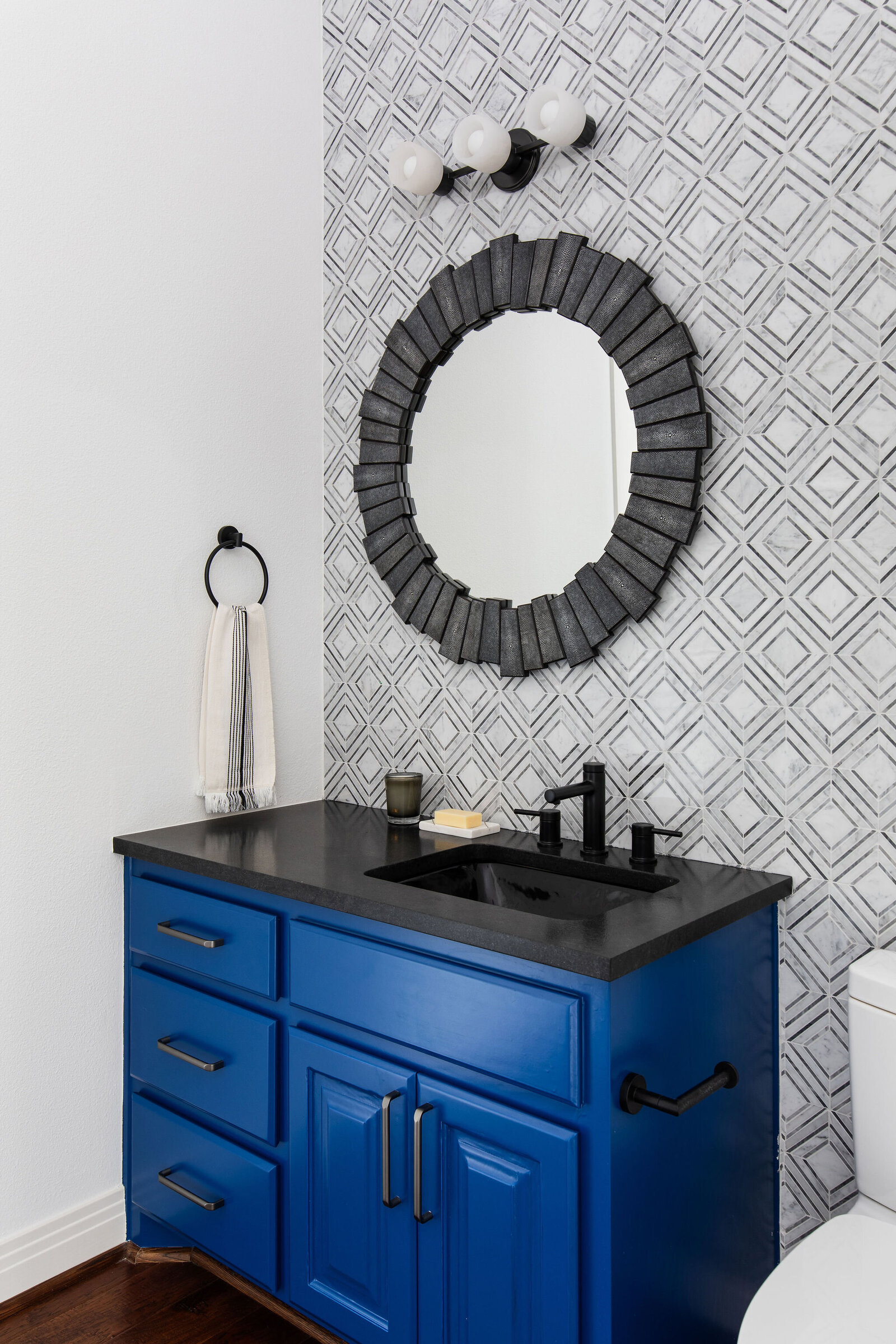 blue+vanity+bathroom+remodel+marble+mosaic+wall+tile+design