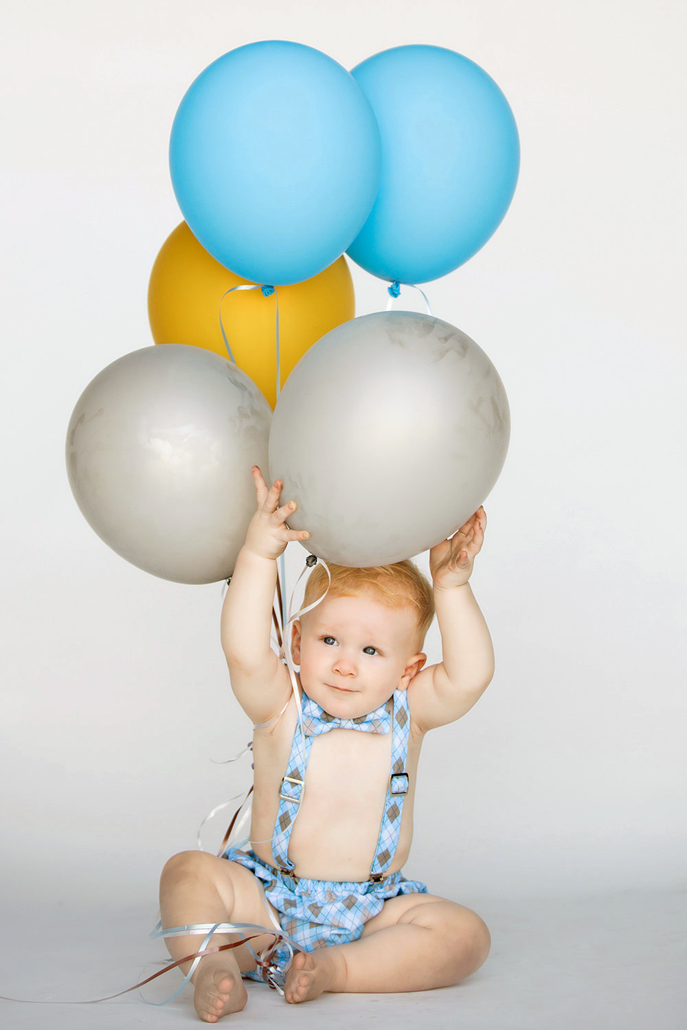 san diego family photography | little boy with balloons first birthday