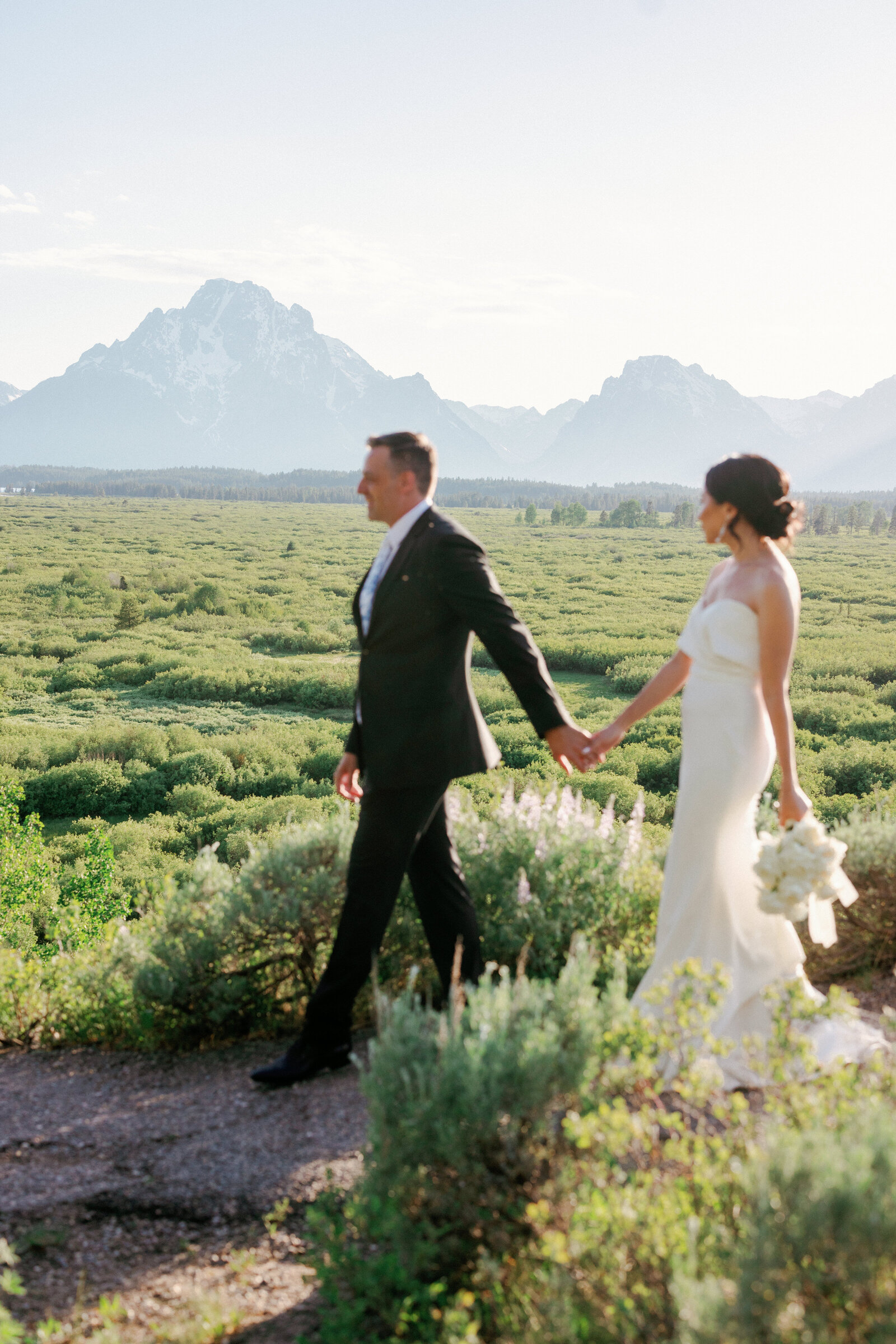 sunset wedding photos in front of the tetons