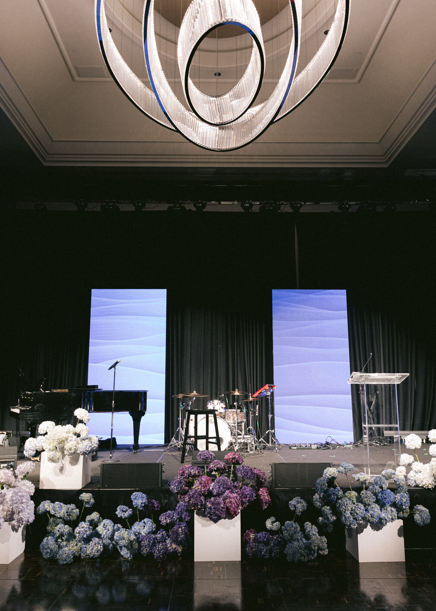 SLY_TBWGALA-32
