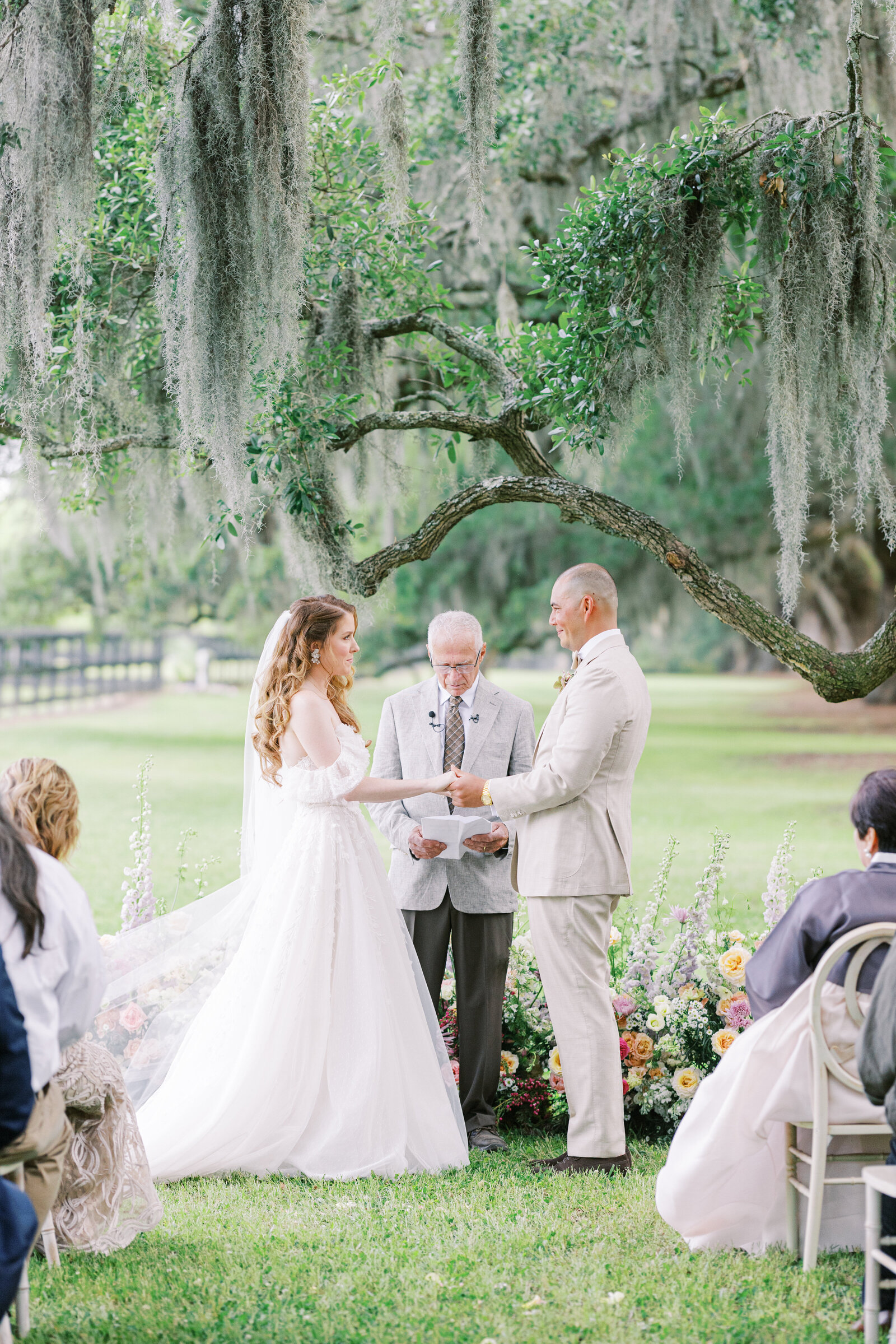 Bride and groom getting married at Boone Hall Plantation in Mount Pleasant, South Carolina