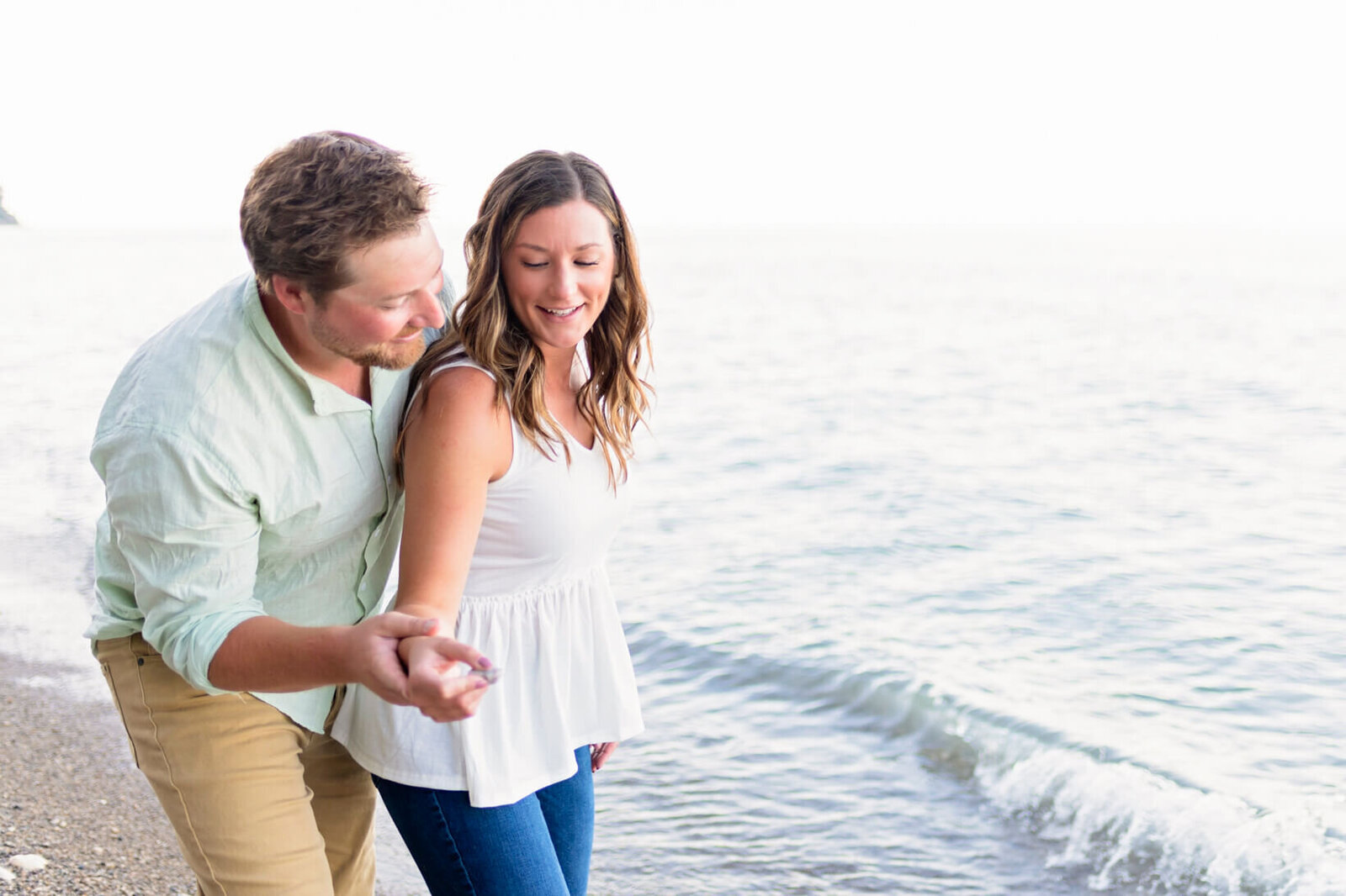 Engagement-photo-grant-park-south-milwaukee-wisconsin-49