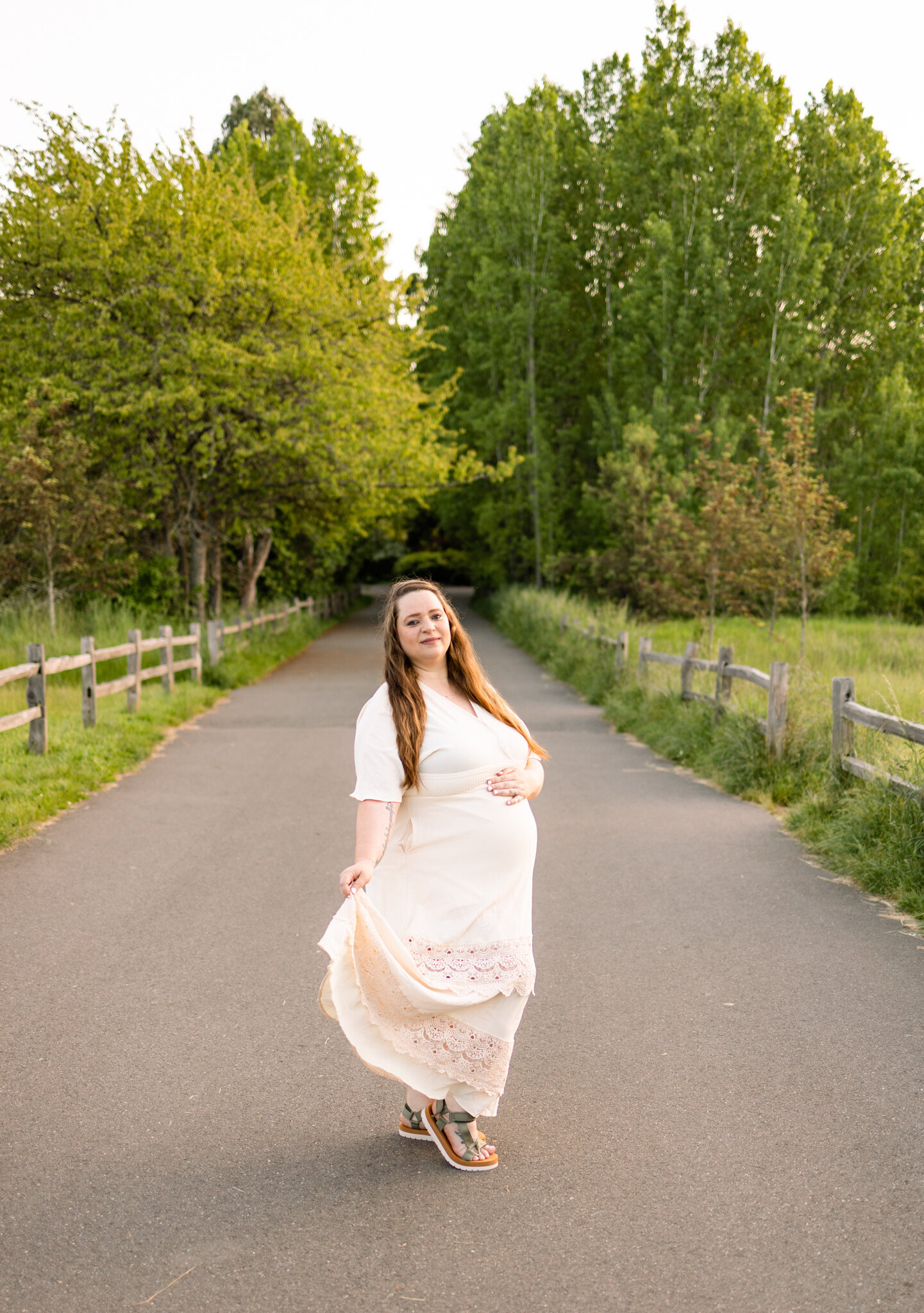SteilacoomWashingtonMaternityPhotoshoot-17