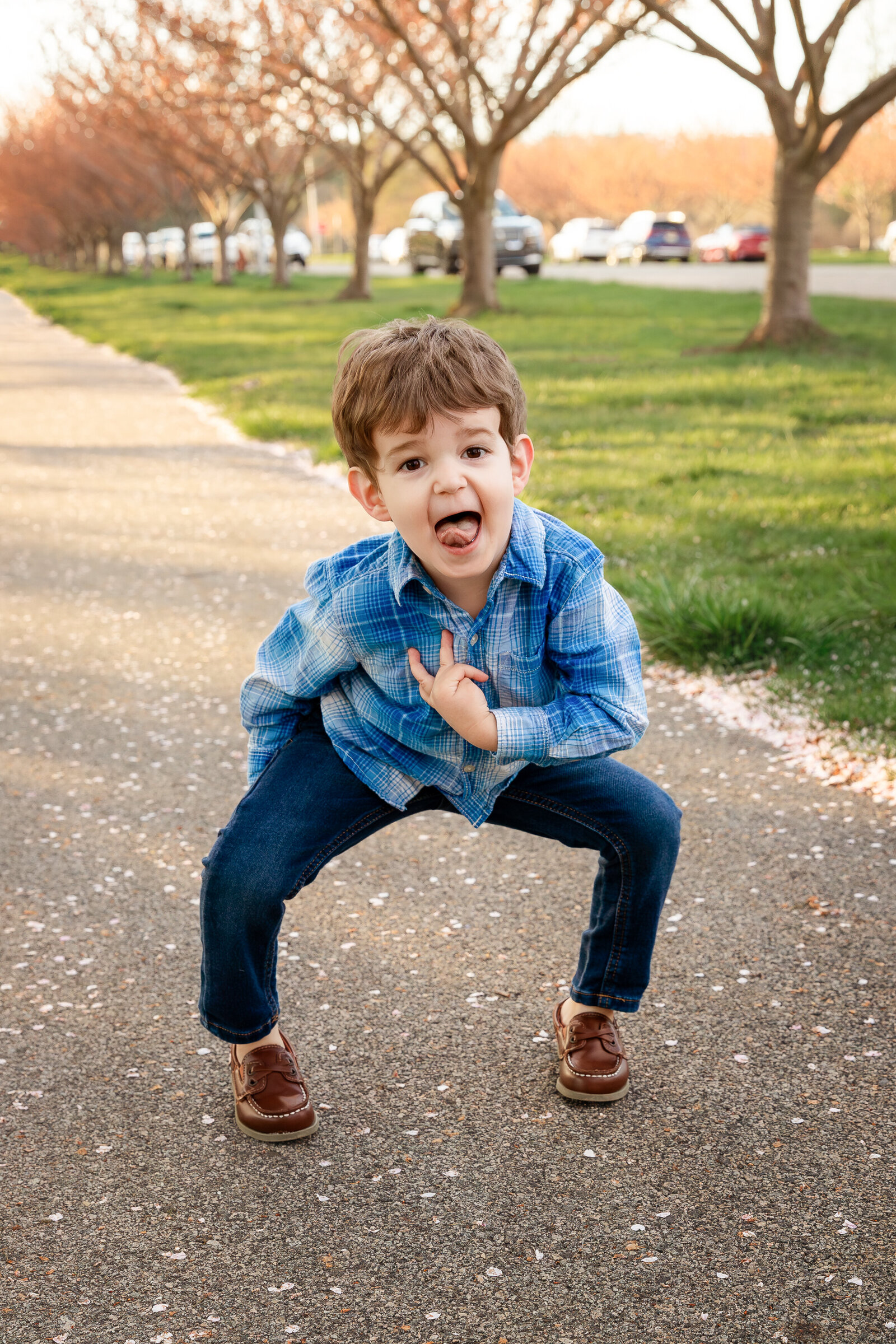 kid-breakdancing-central-park-morristown-nj-family-photographers