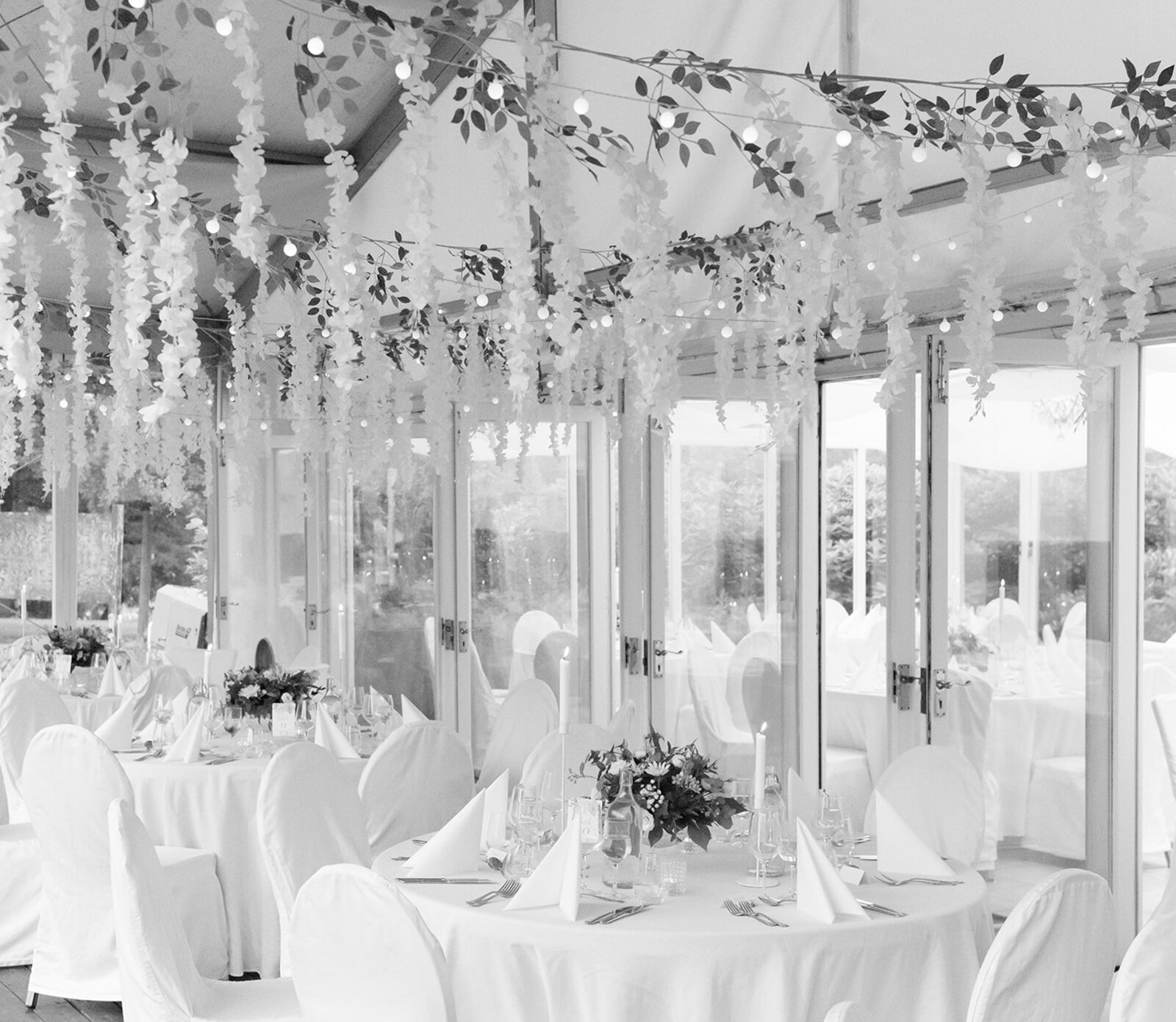 Destination Wedding Photographer Anna Lundgren in Stockholm Wedding at Stockholms Stadshus, Kungsholms Church and Rosendals Wardshus in Stockholm Sweden_100