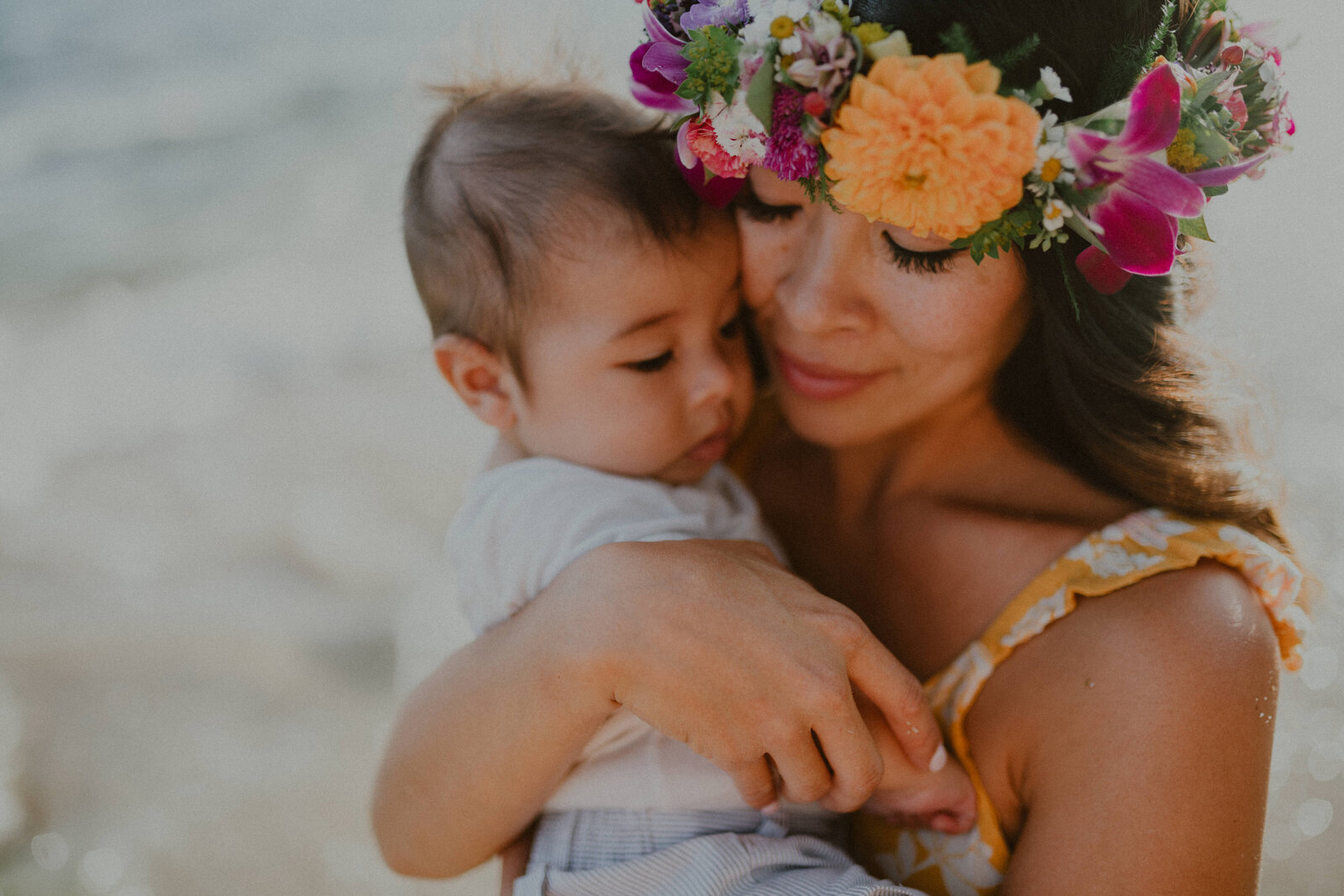 Tropical-Hawaii-Maternity-Photos-Babymoon-Photography-Chelsea-Abril12