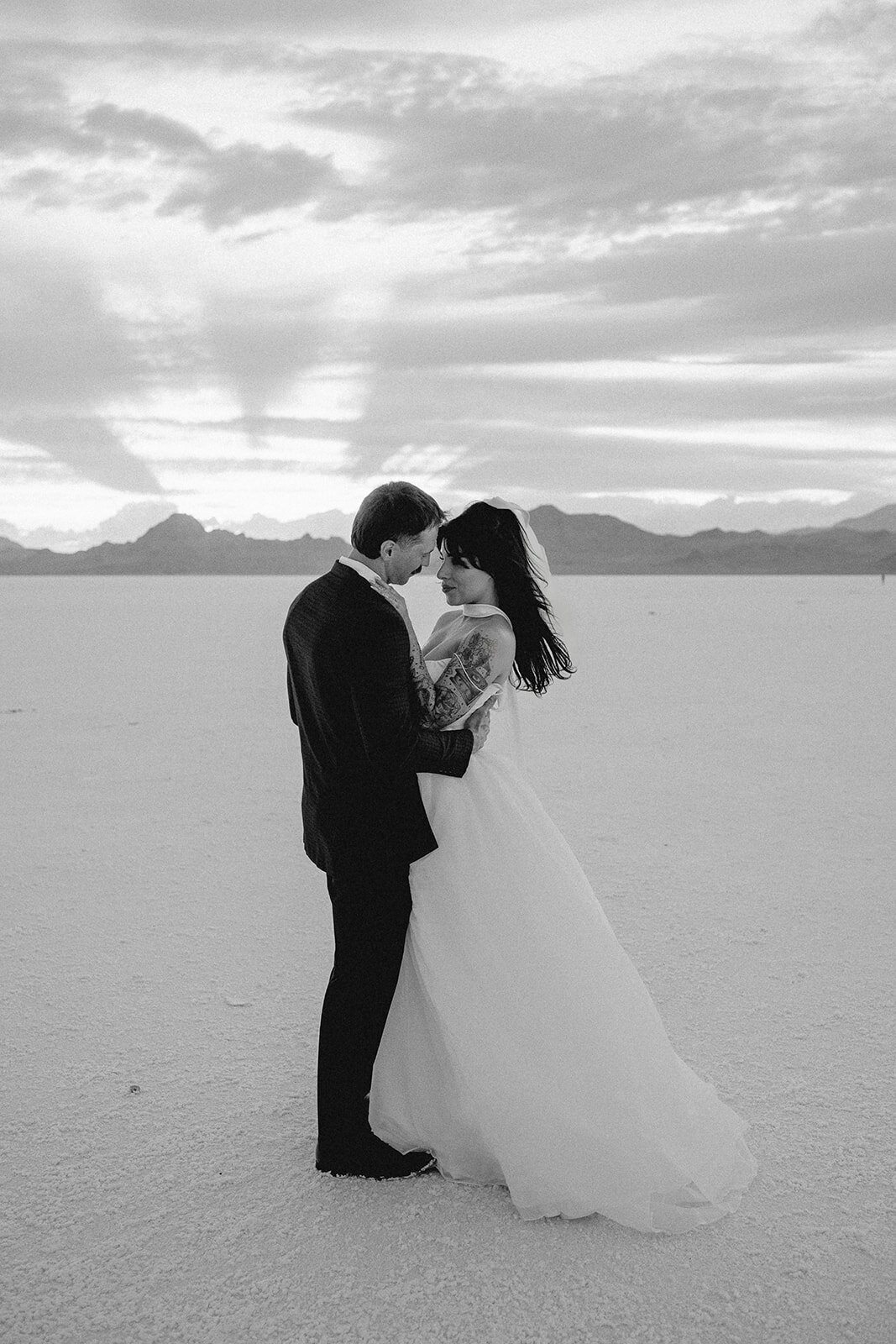 Salt_Flats_Elopement_Utah_Becca_Photo-196