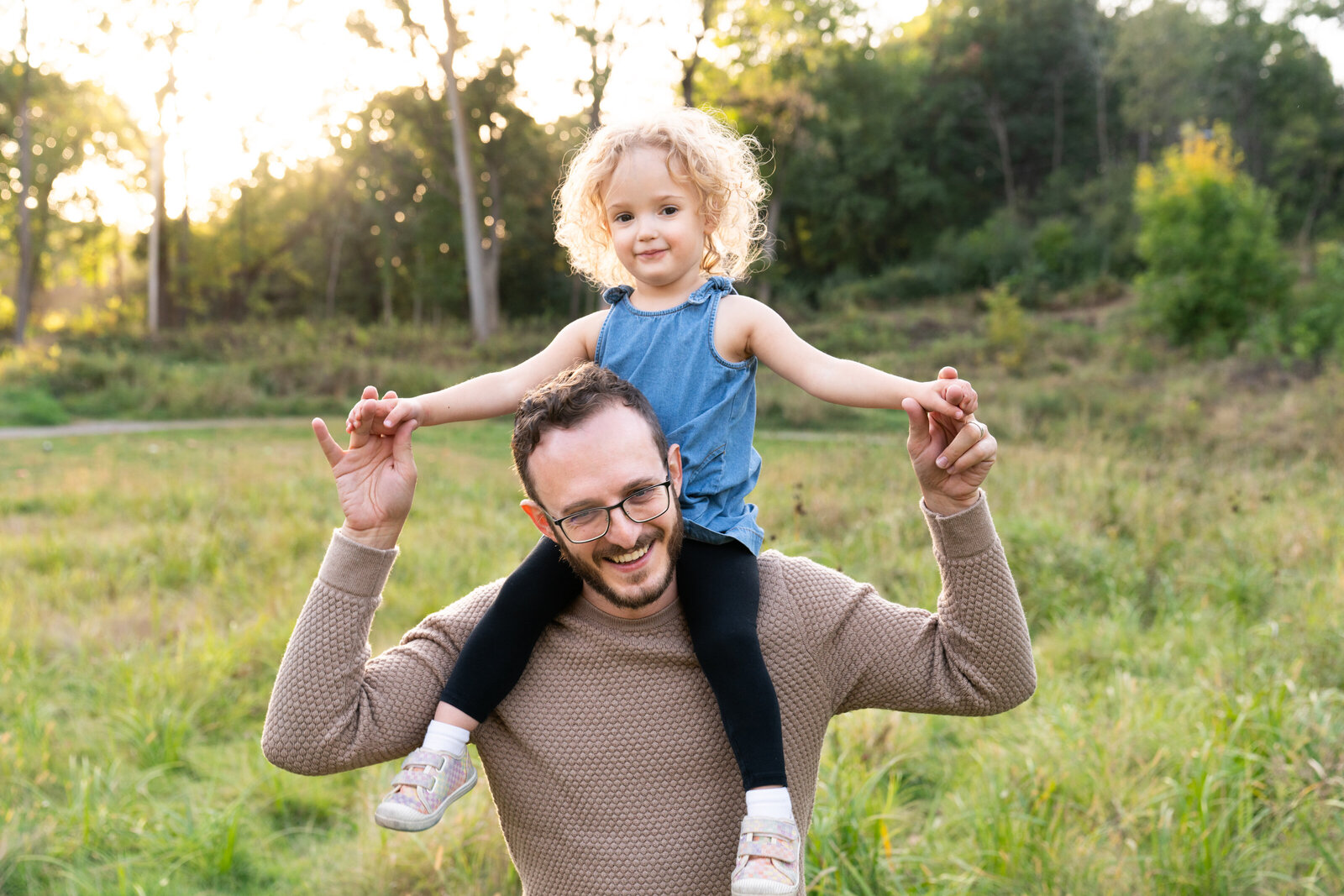Family picture ideas for dad and daughter