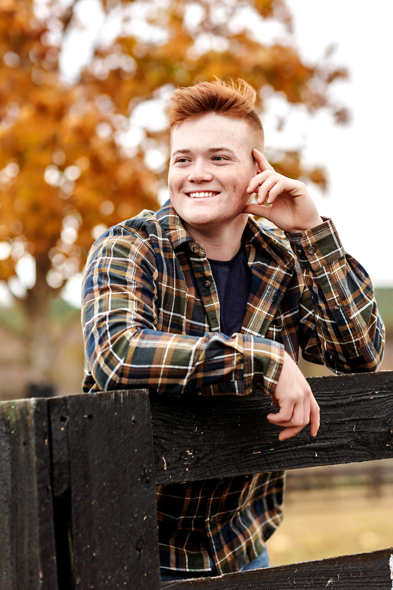 senior-portrait-photographer-boy-smiling-central-va